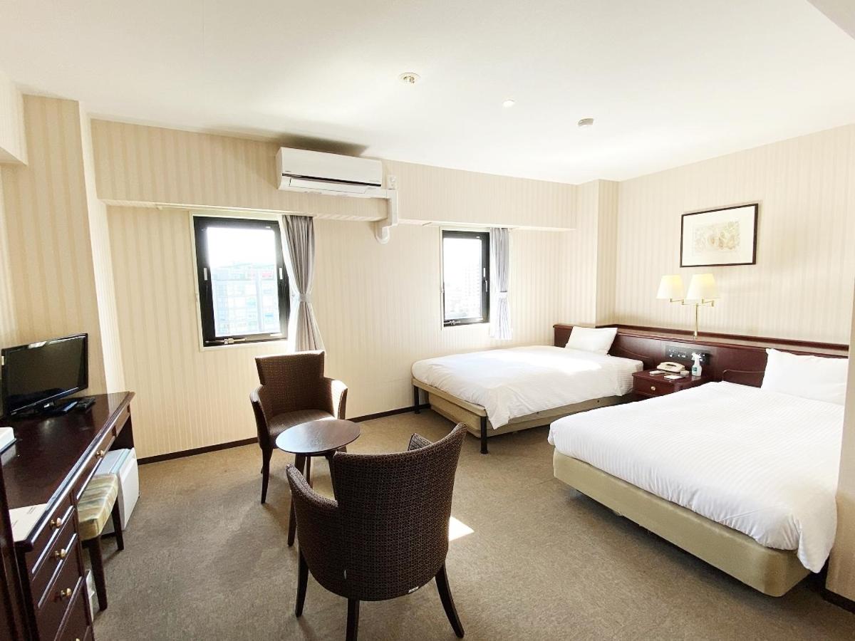Twin Room - Non-Smoking - Photo 2