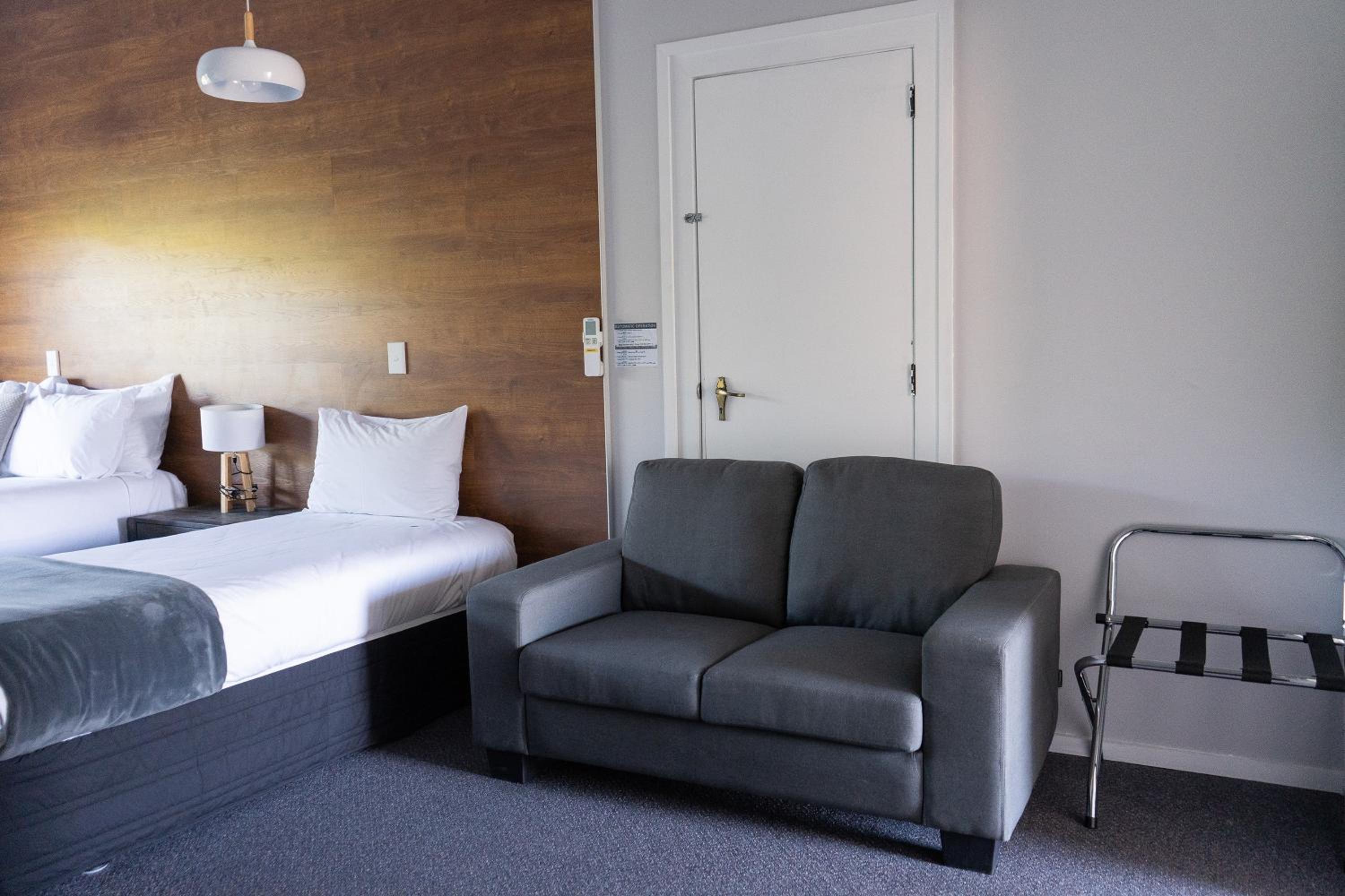 Twin Room - Disability Access - Photo 3
