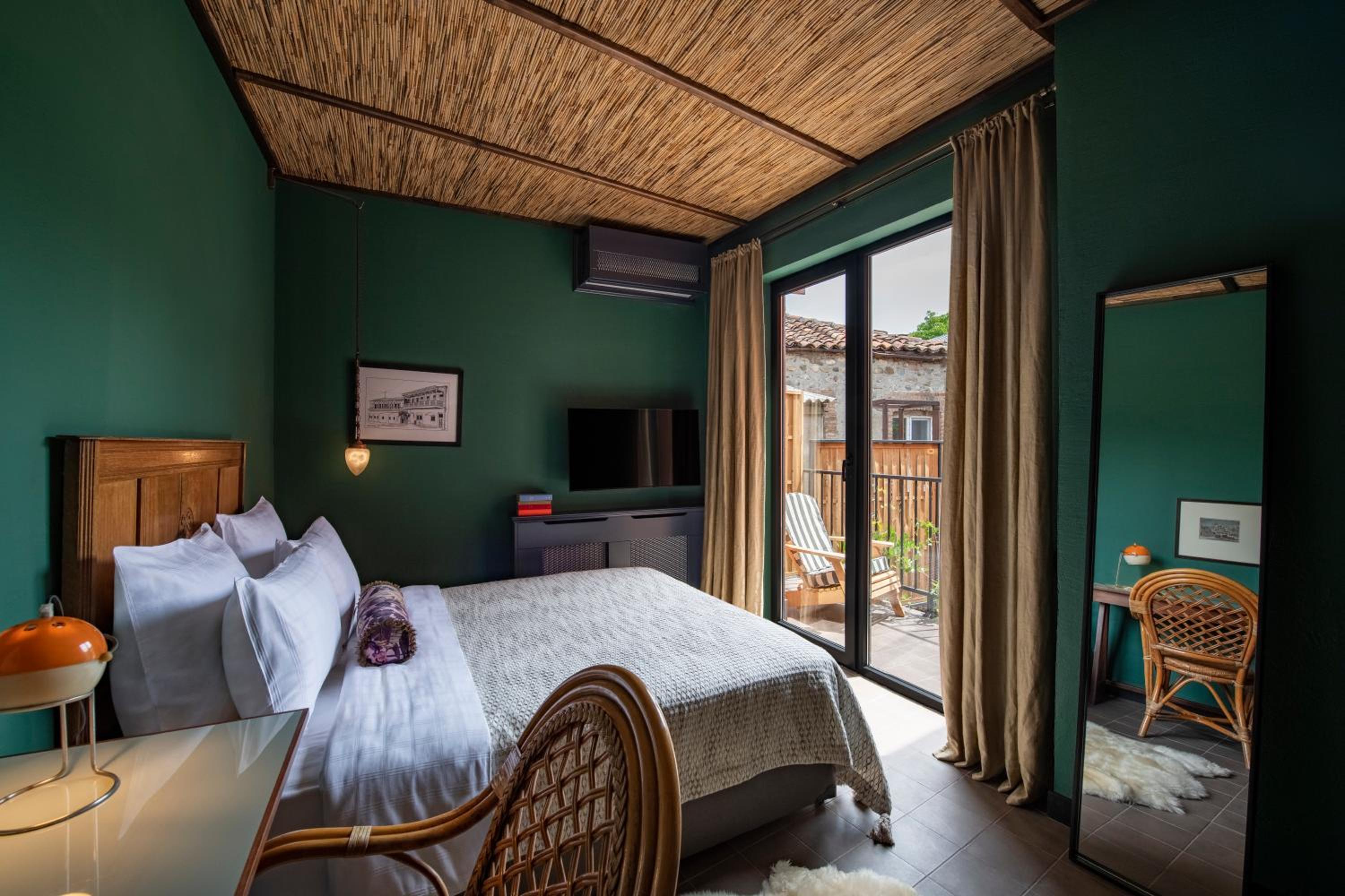 Small Double Room - Photo 2