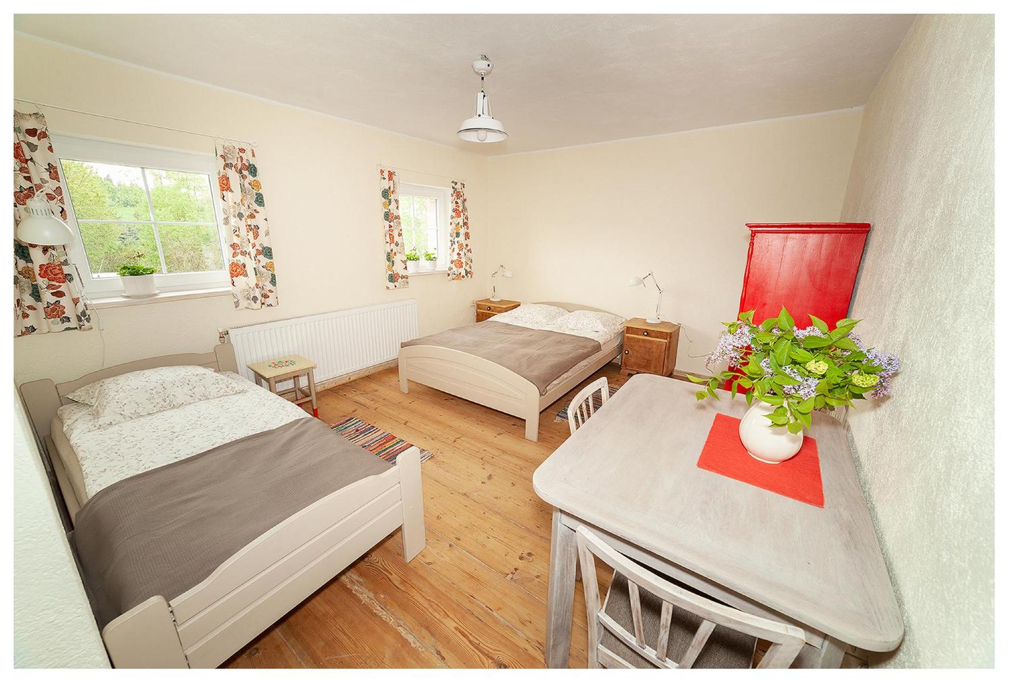 Triple Room with Private Bathroom - Photo 2