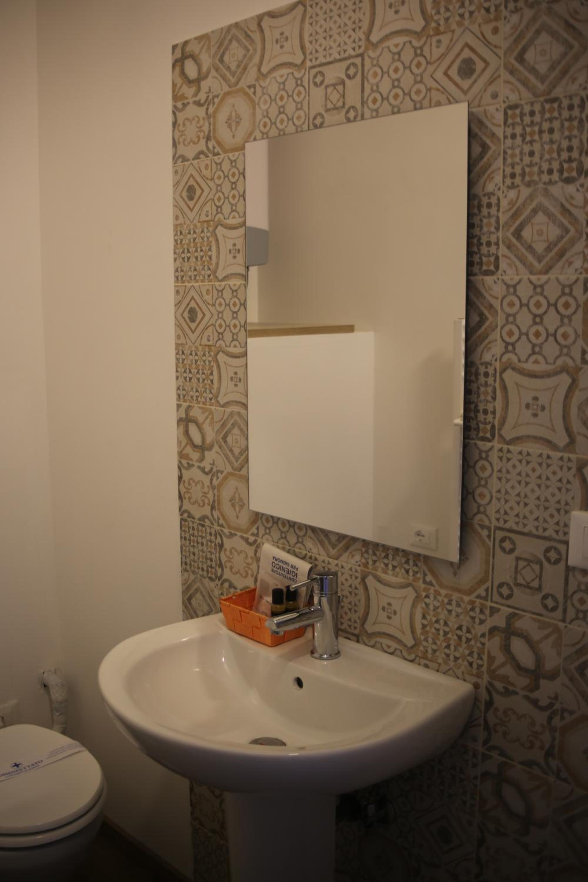 Apartment with Terrace - Photo 6