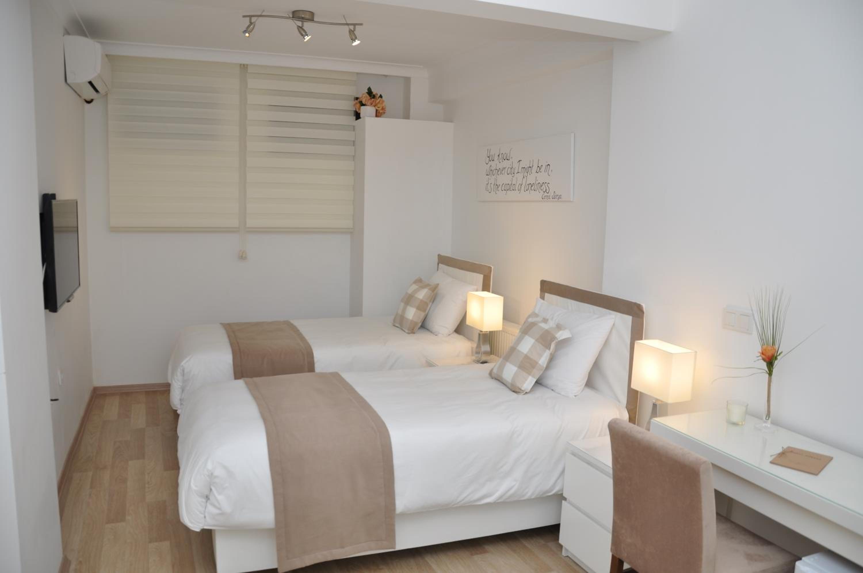 Deluxe Twin Room photo 3