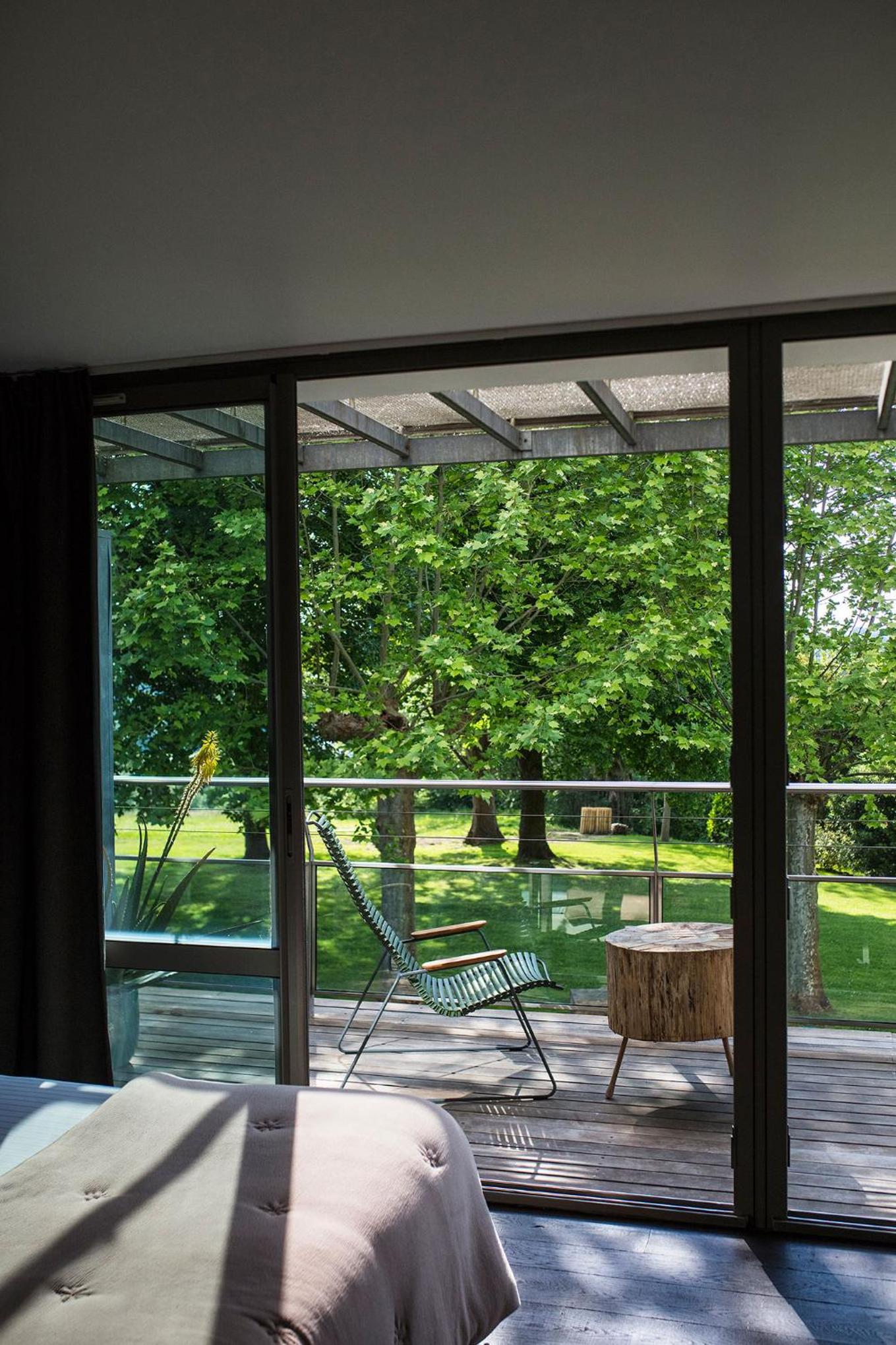 Large Double Room with Balcony - Photo 11