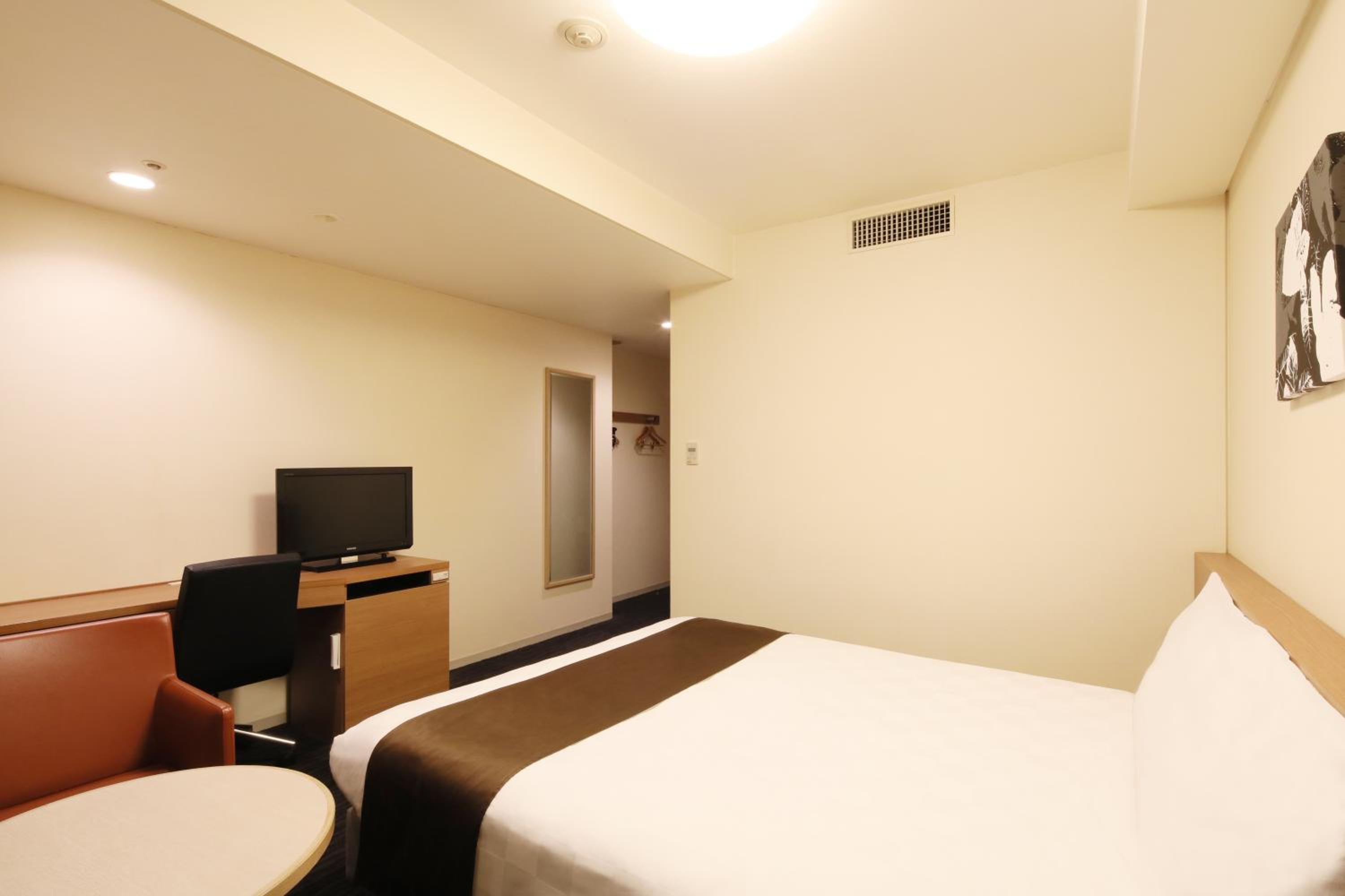  Double Room - Non-Smoking - Photo 17
