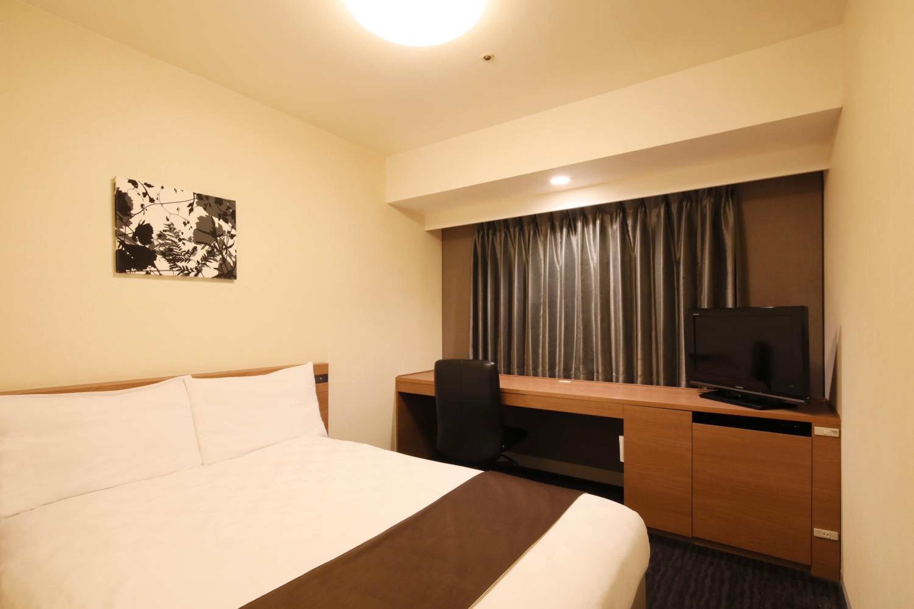 Double Room with Small Double Bed - Non-Smoking - Photo 18