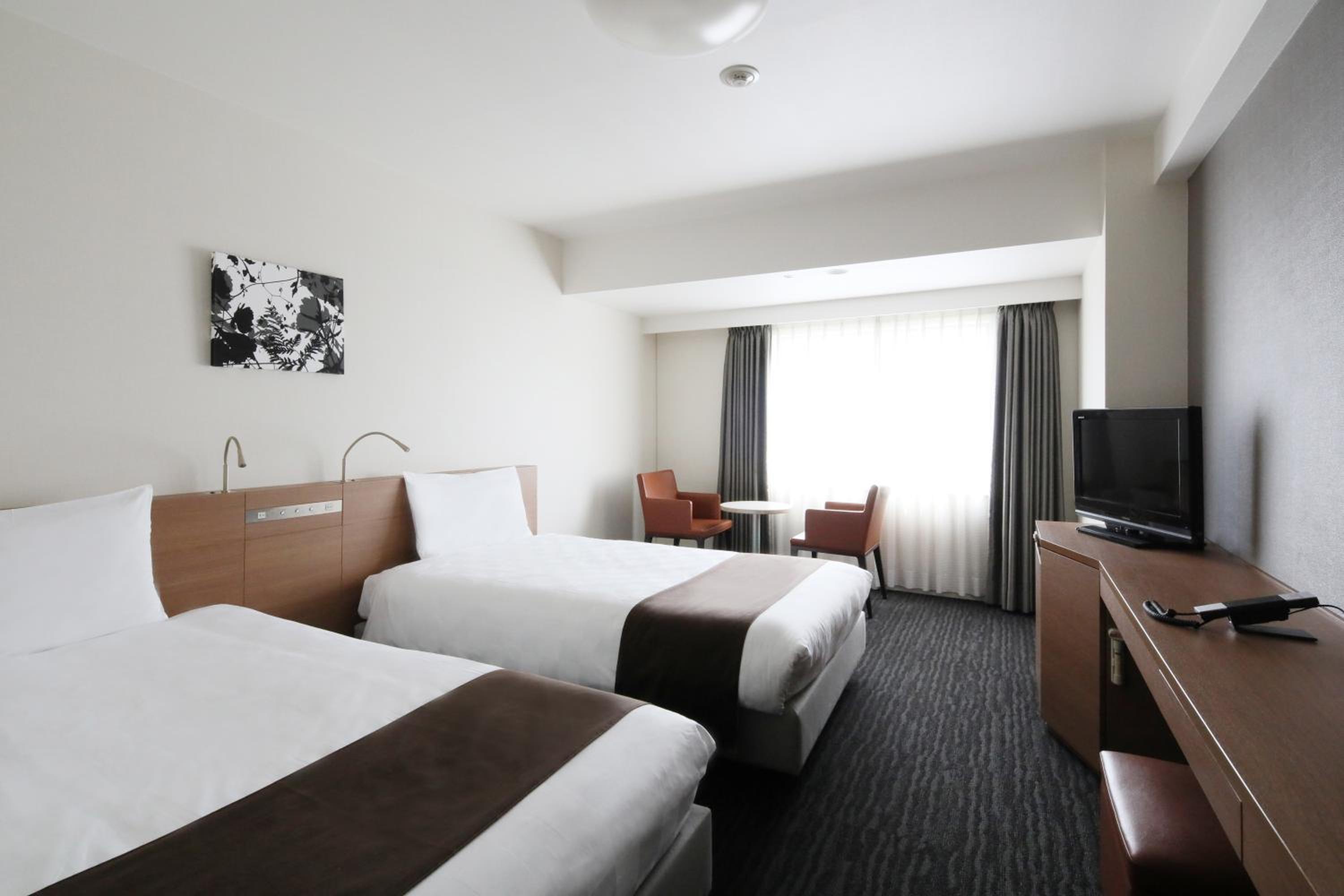 Twin Room - Non-Smoking - Photo 9