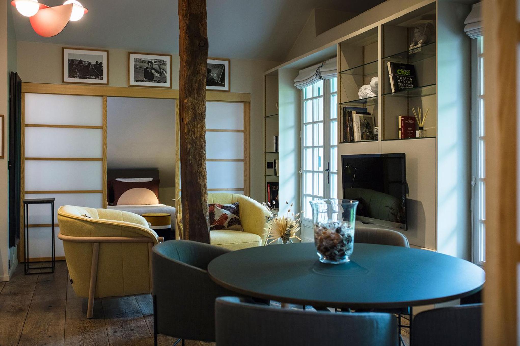 Family Room (2 Adults + 2 Children) - Photo 5