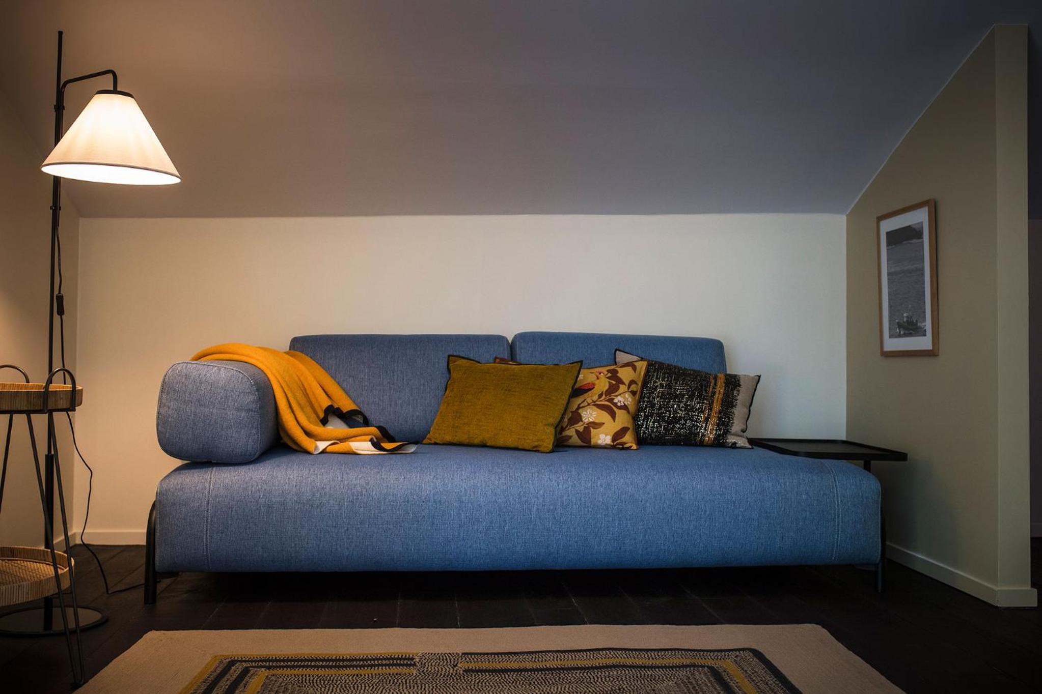 Large Double Room with Balcony - Photo 12
