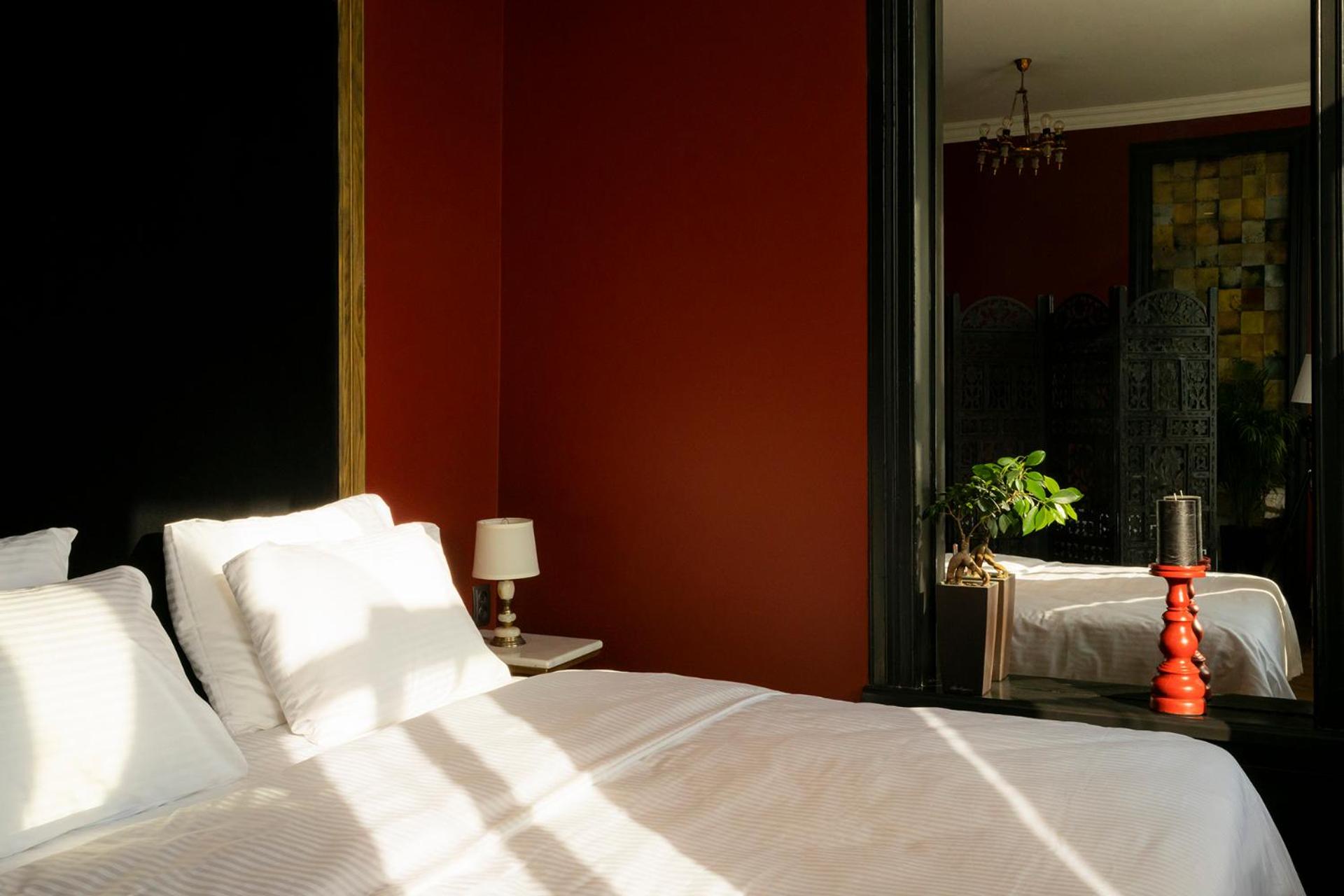 Junior Suite with Balcony - Photo 18
