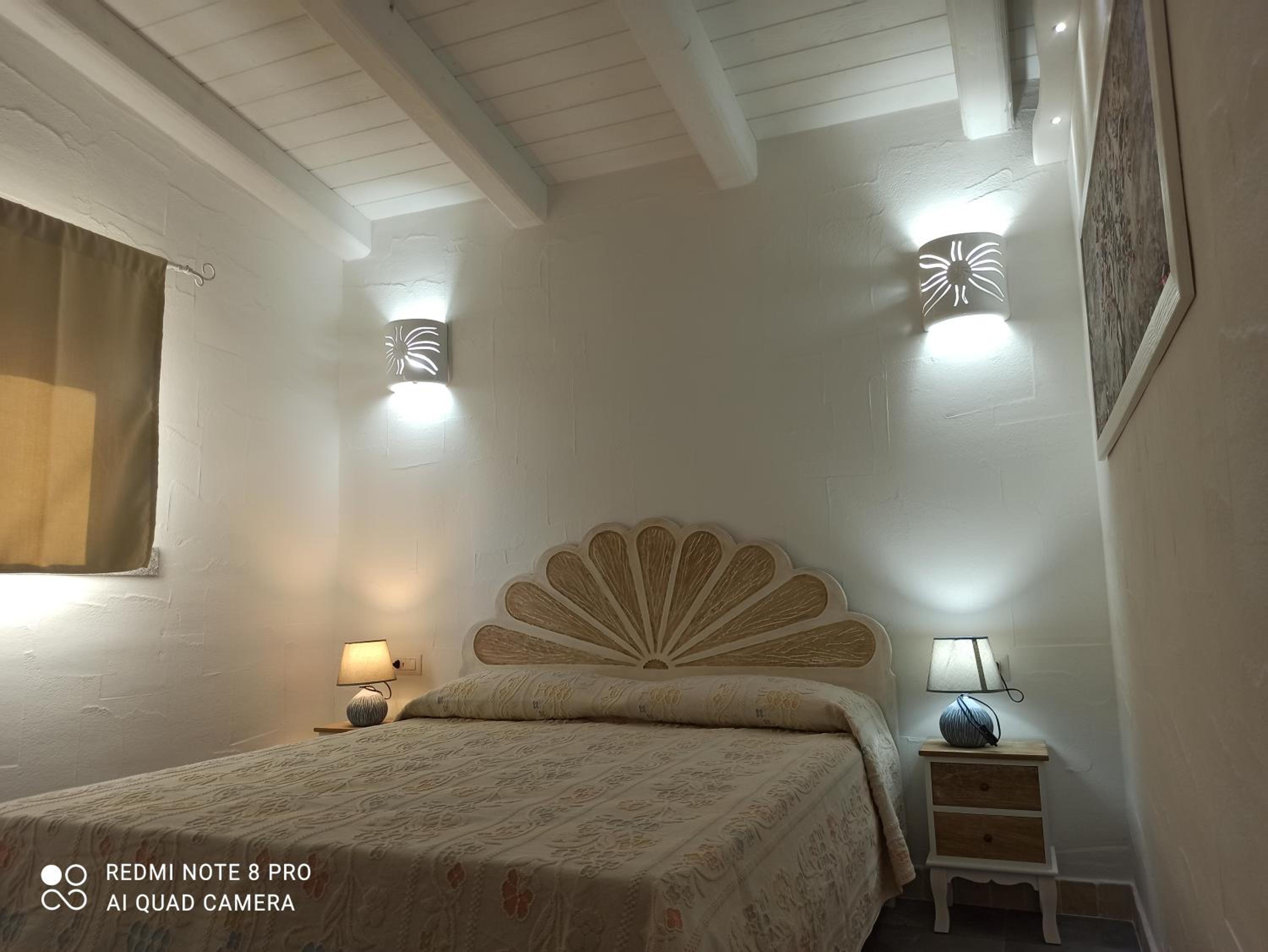 Double Room with Private Bathroom - Photo 6