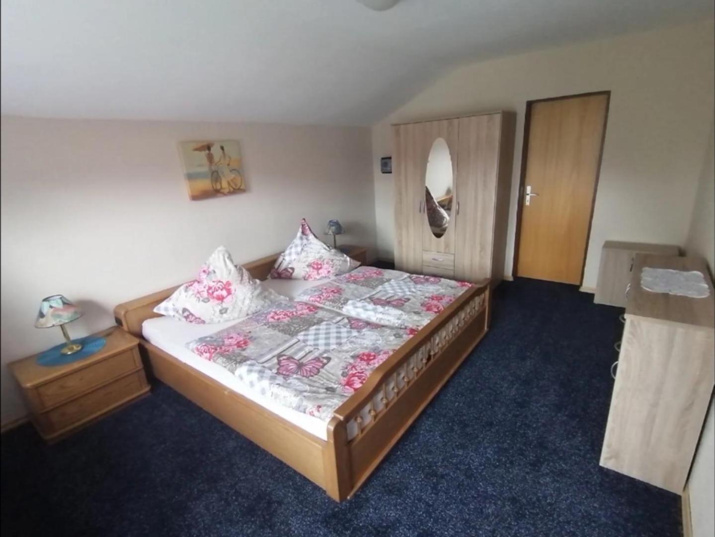 One-Bedroom Apartment with Balcony photo 2