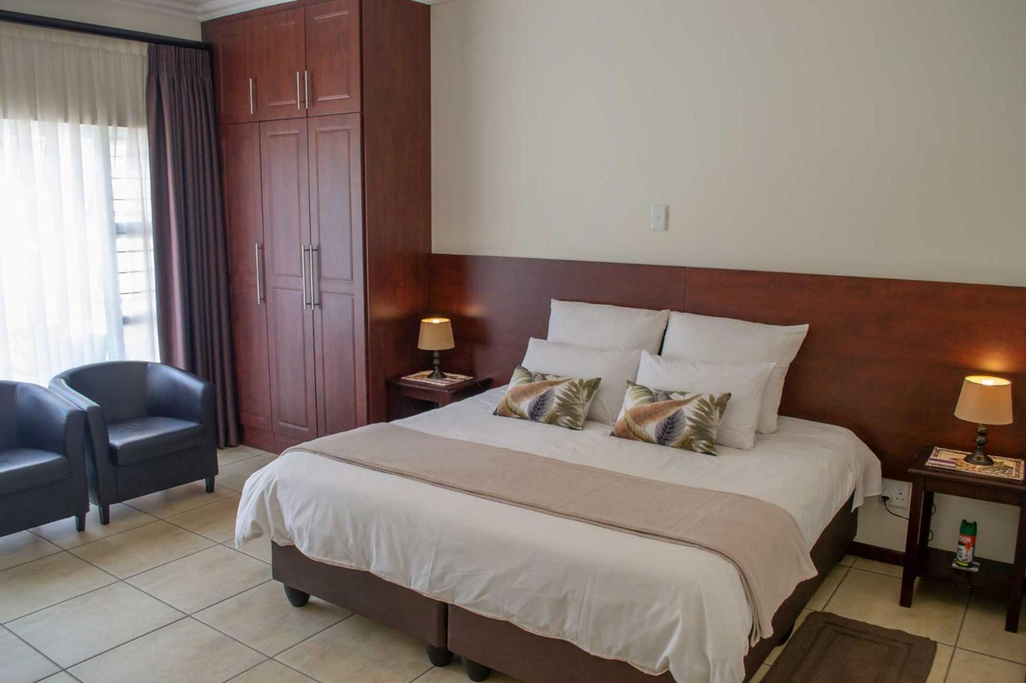 Deluxe Room - Photo 11