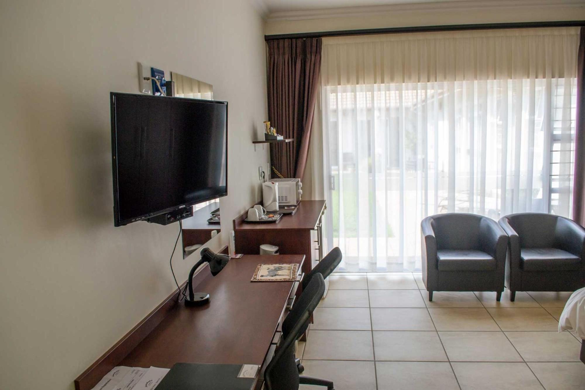 Deluxe Room - Photo 2
