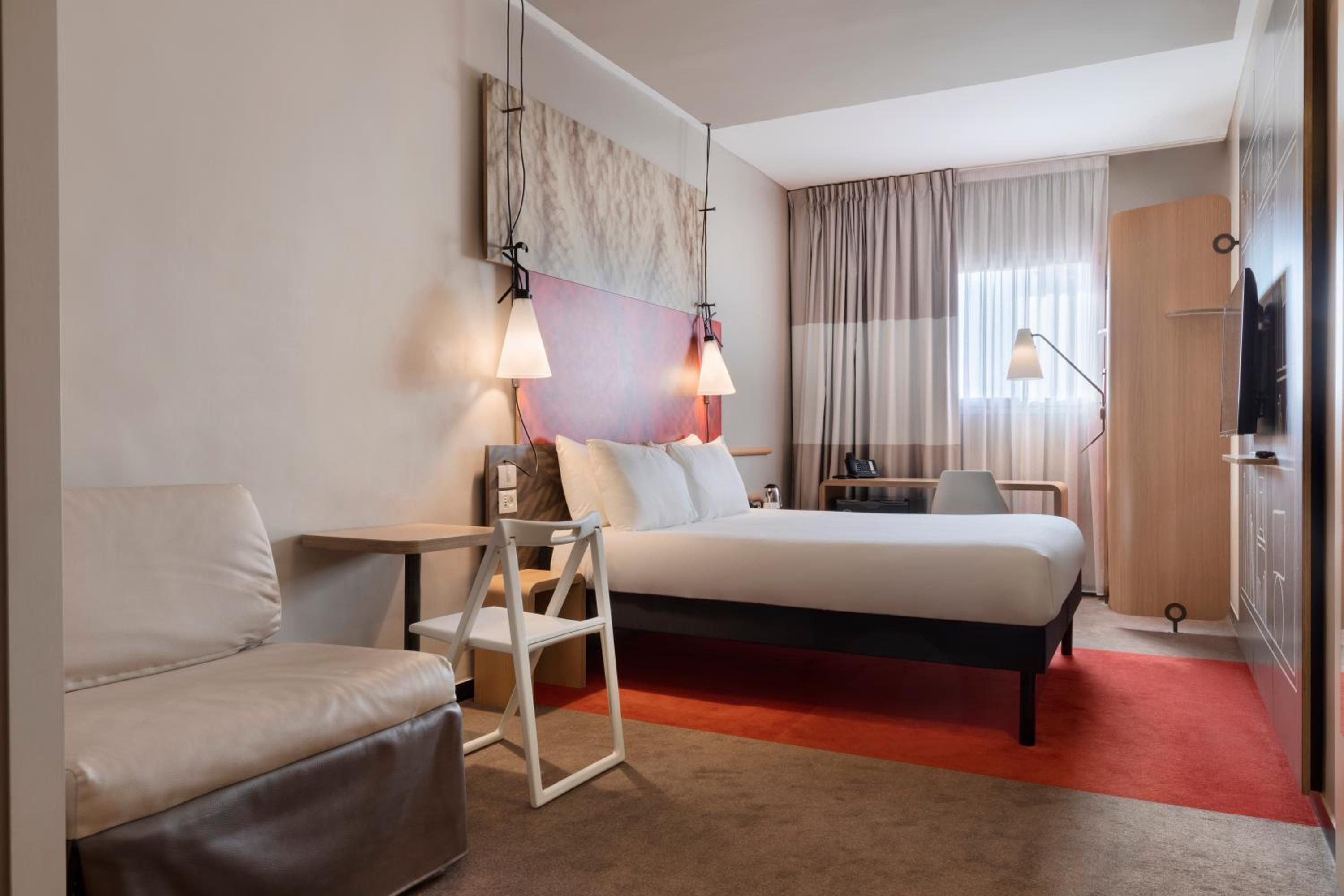 Superior Triple Room with City View