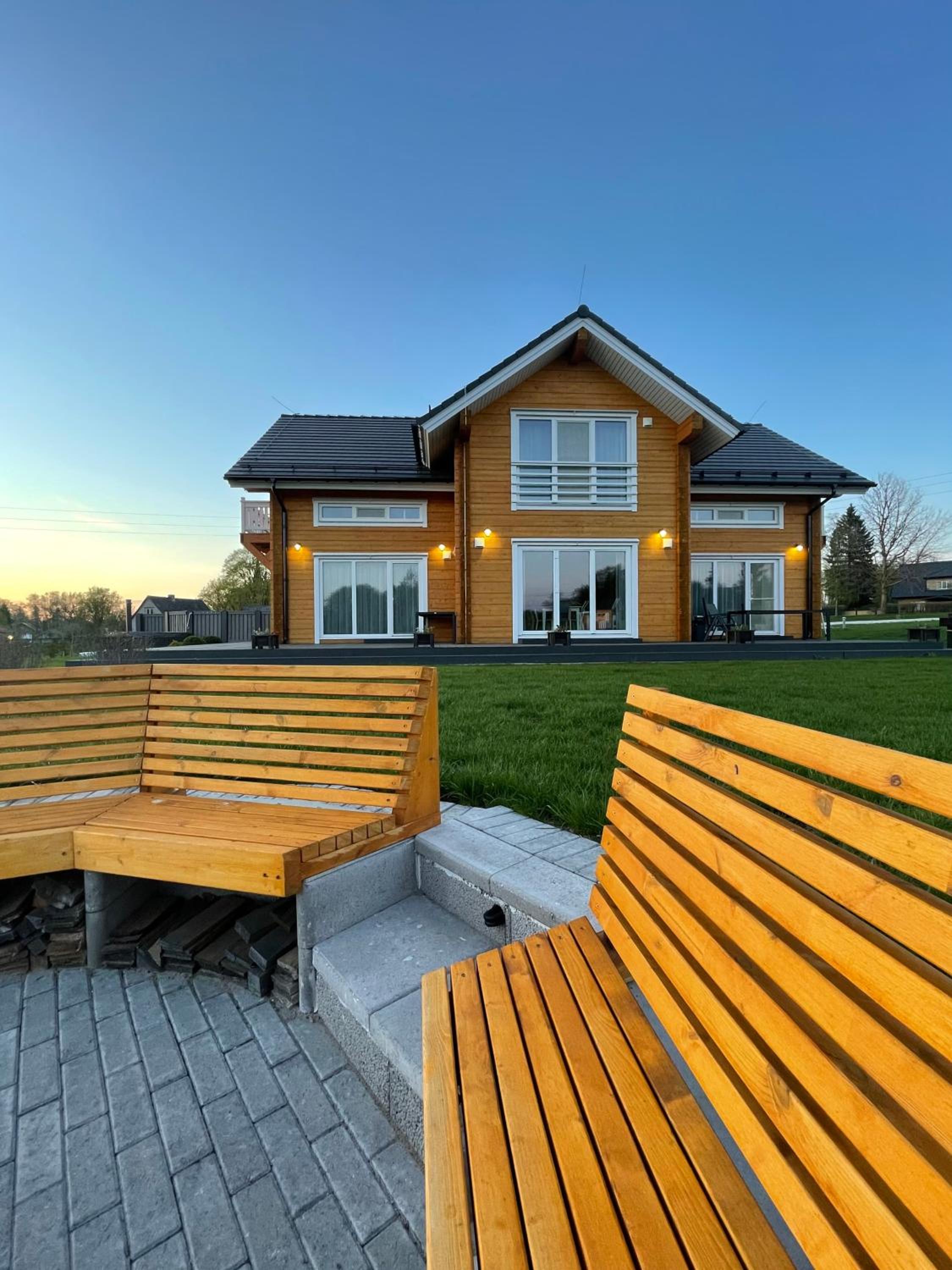 Five-Bedroom House - Photo 35