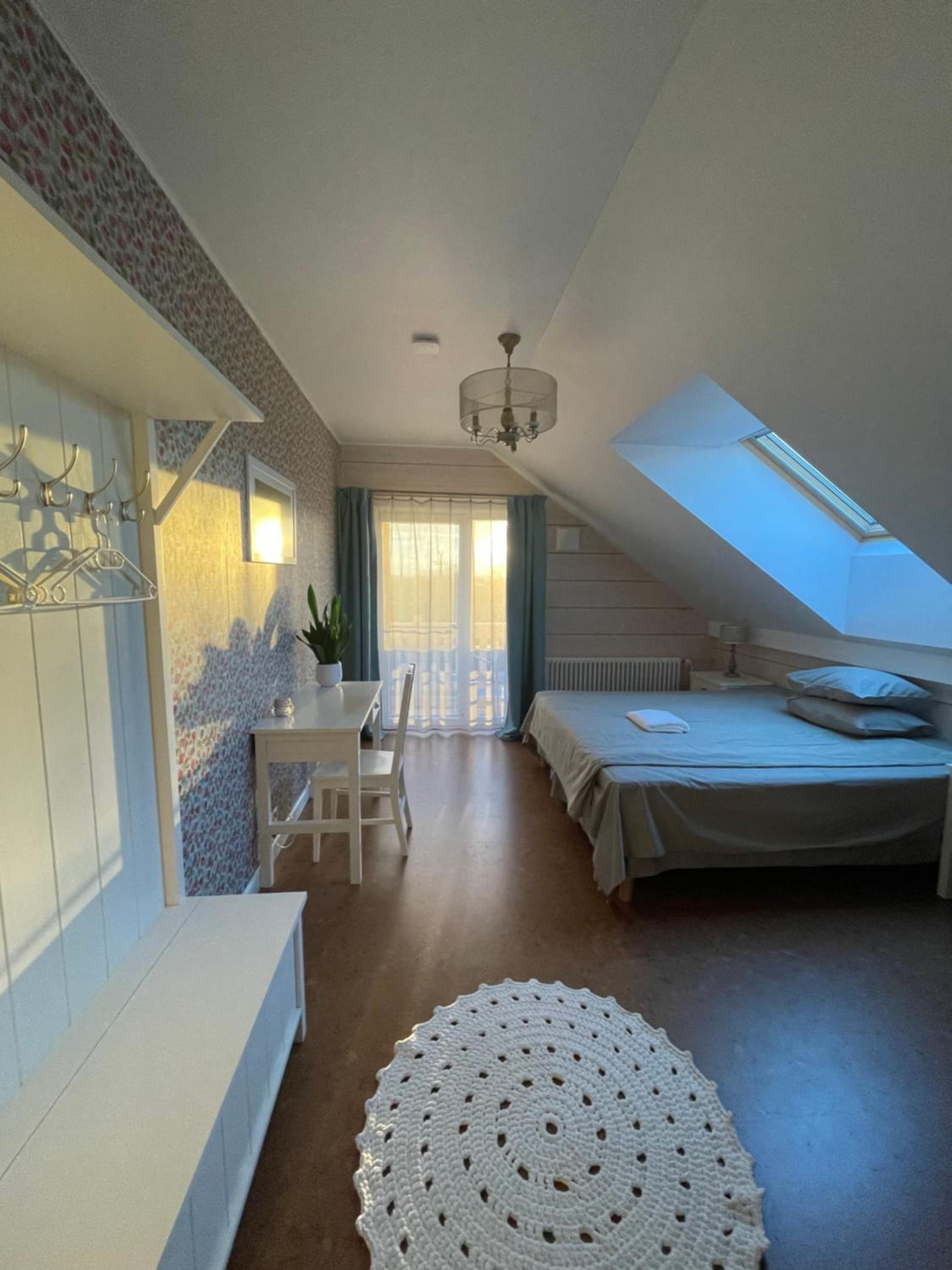 Five-Bedroom House - Photo 36