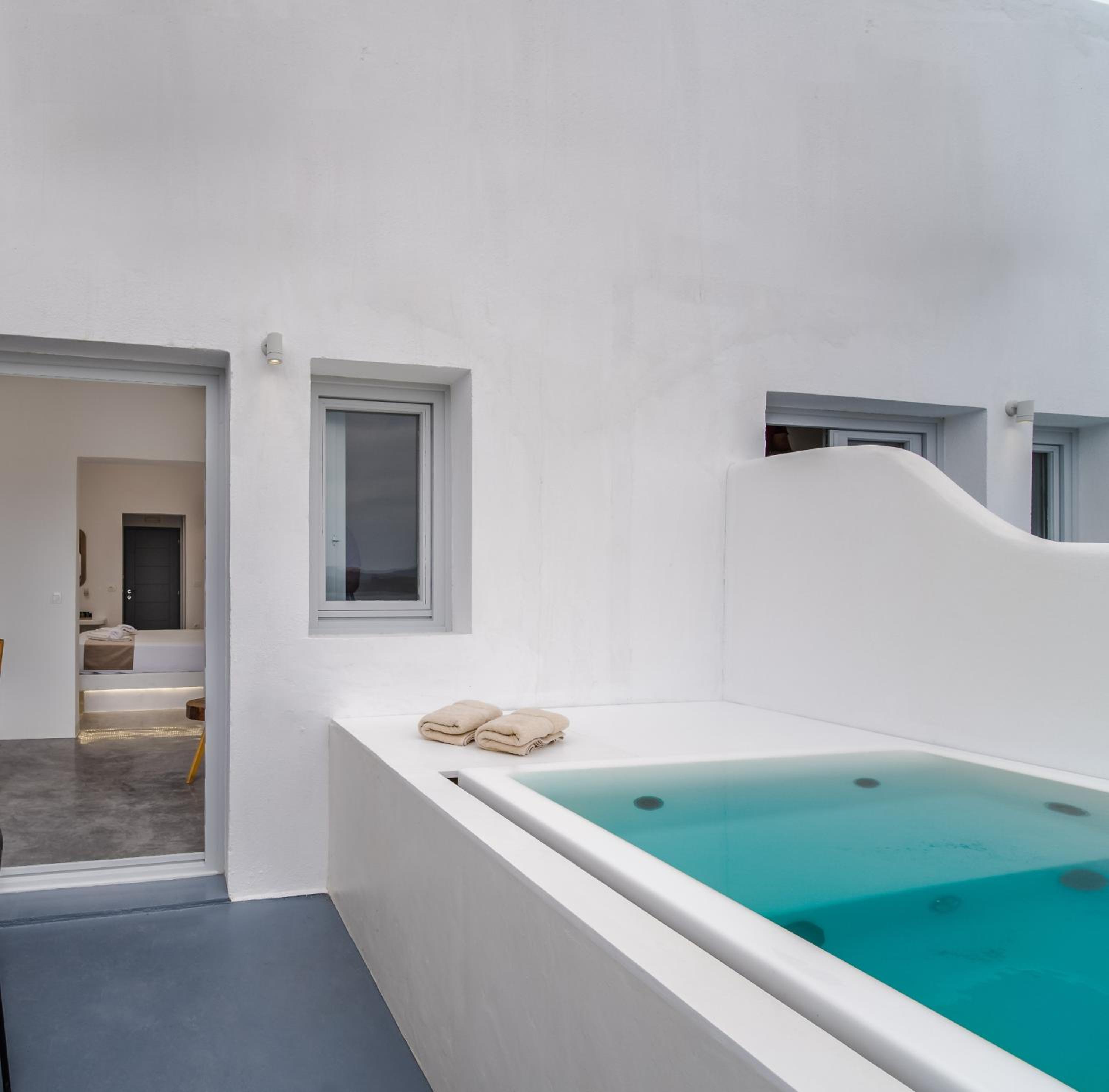 Premium Suite with Hot Tub & Sea View photo 3