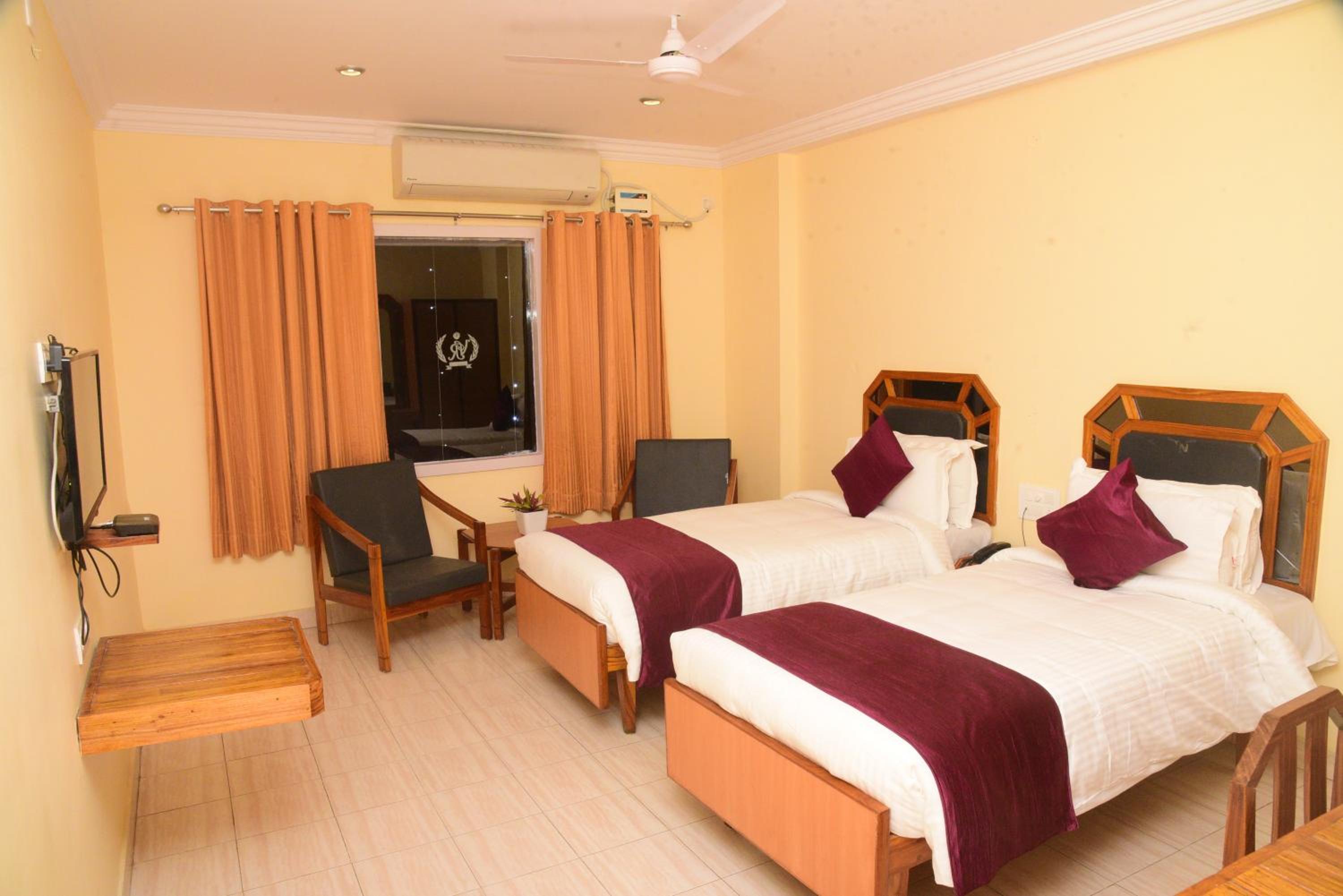 Standard King Room photo 1