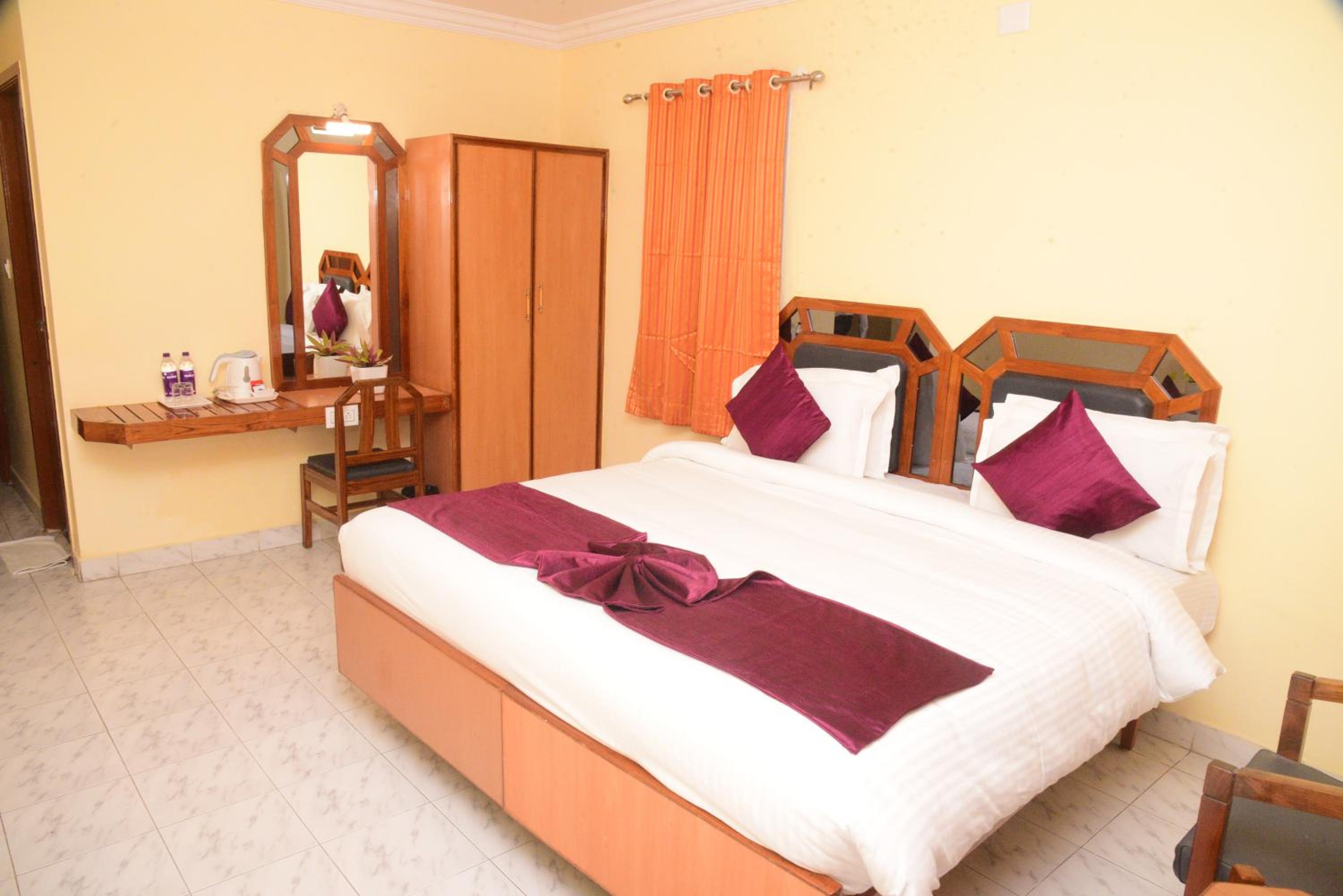 Standard King Room photo 3