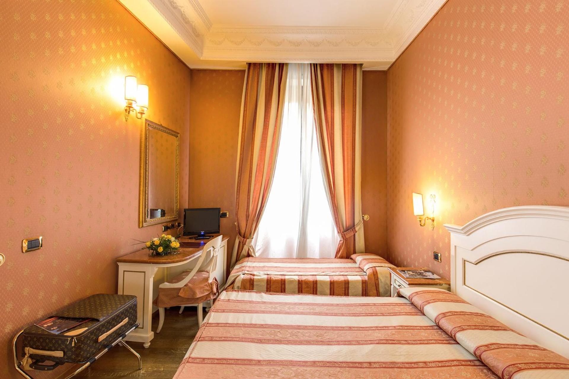 Comfort Triple Room photo 3