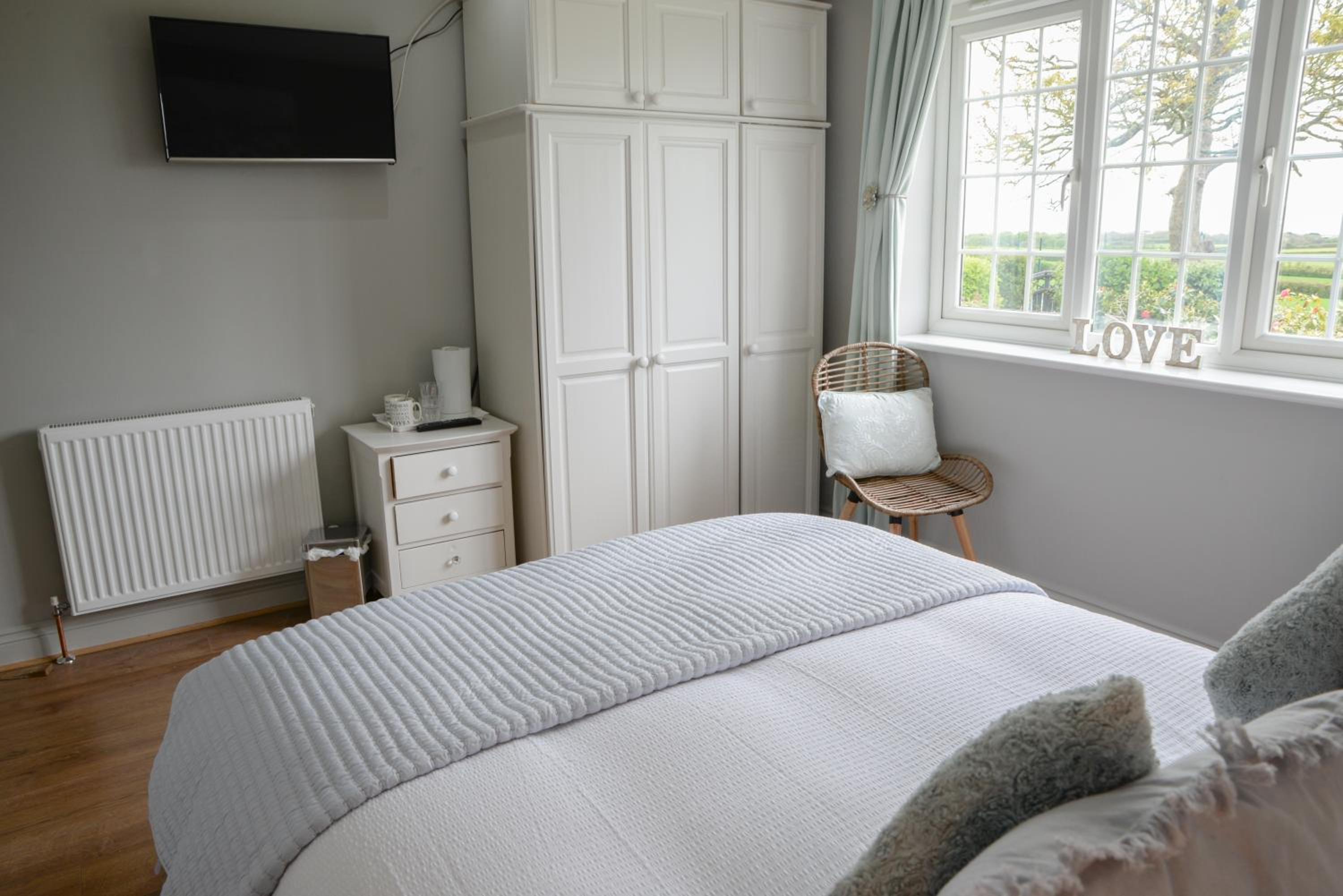 Standard King Room photo 3