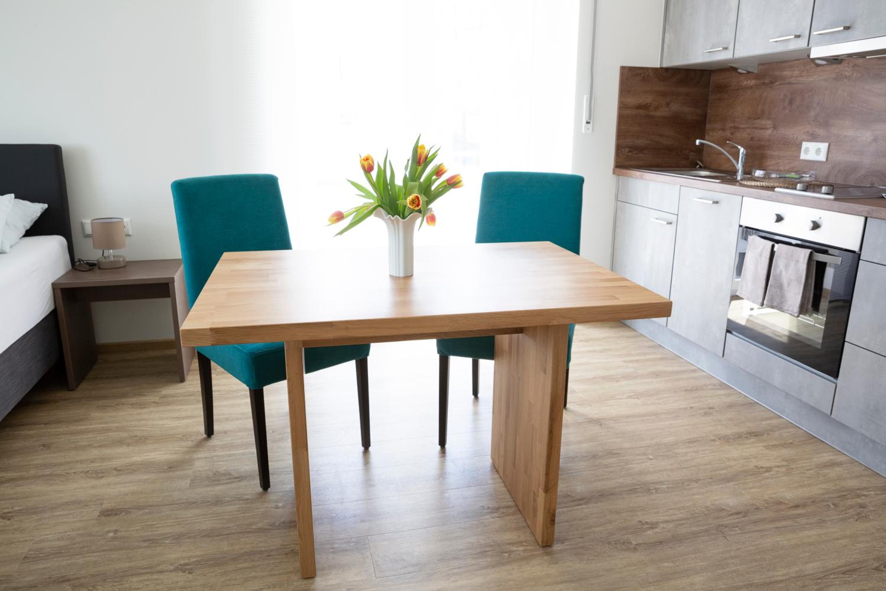 One-Bedroom Apartment - Photo 3