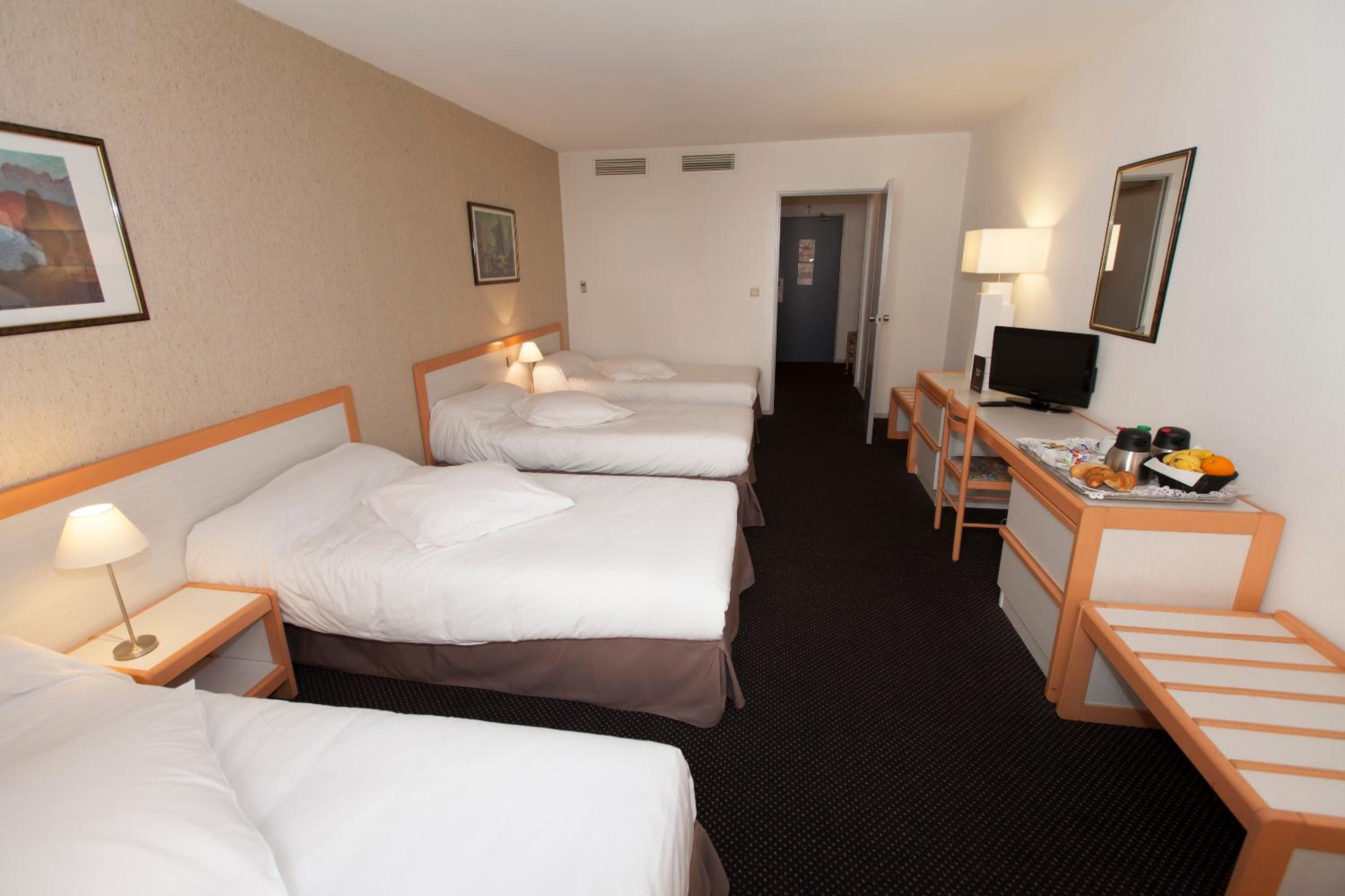 Classic Quadruple Room