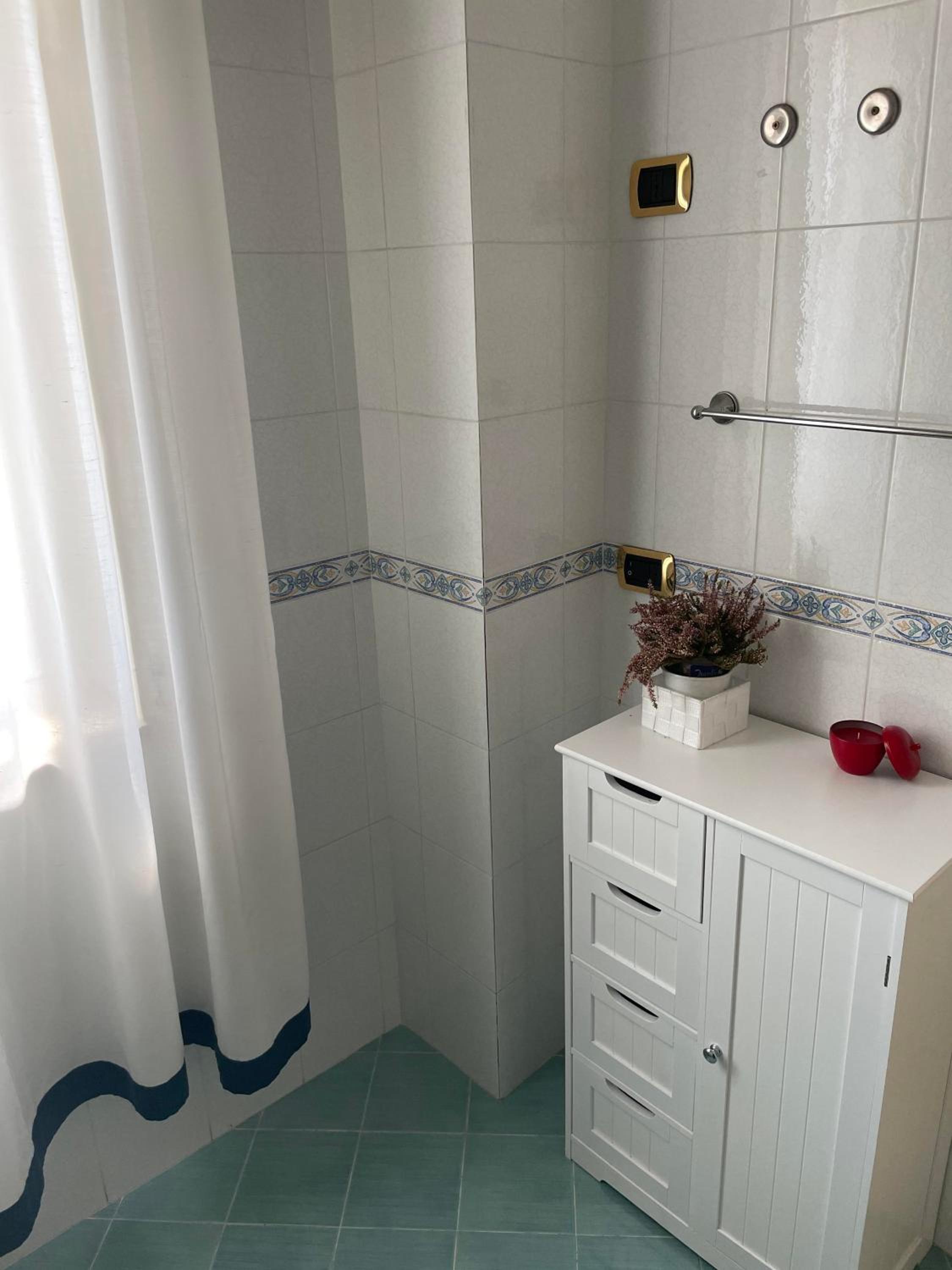 Family Room with Private Bathroom photo 3