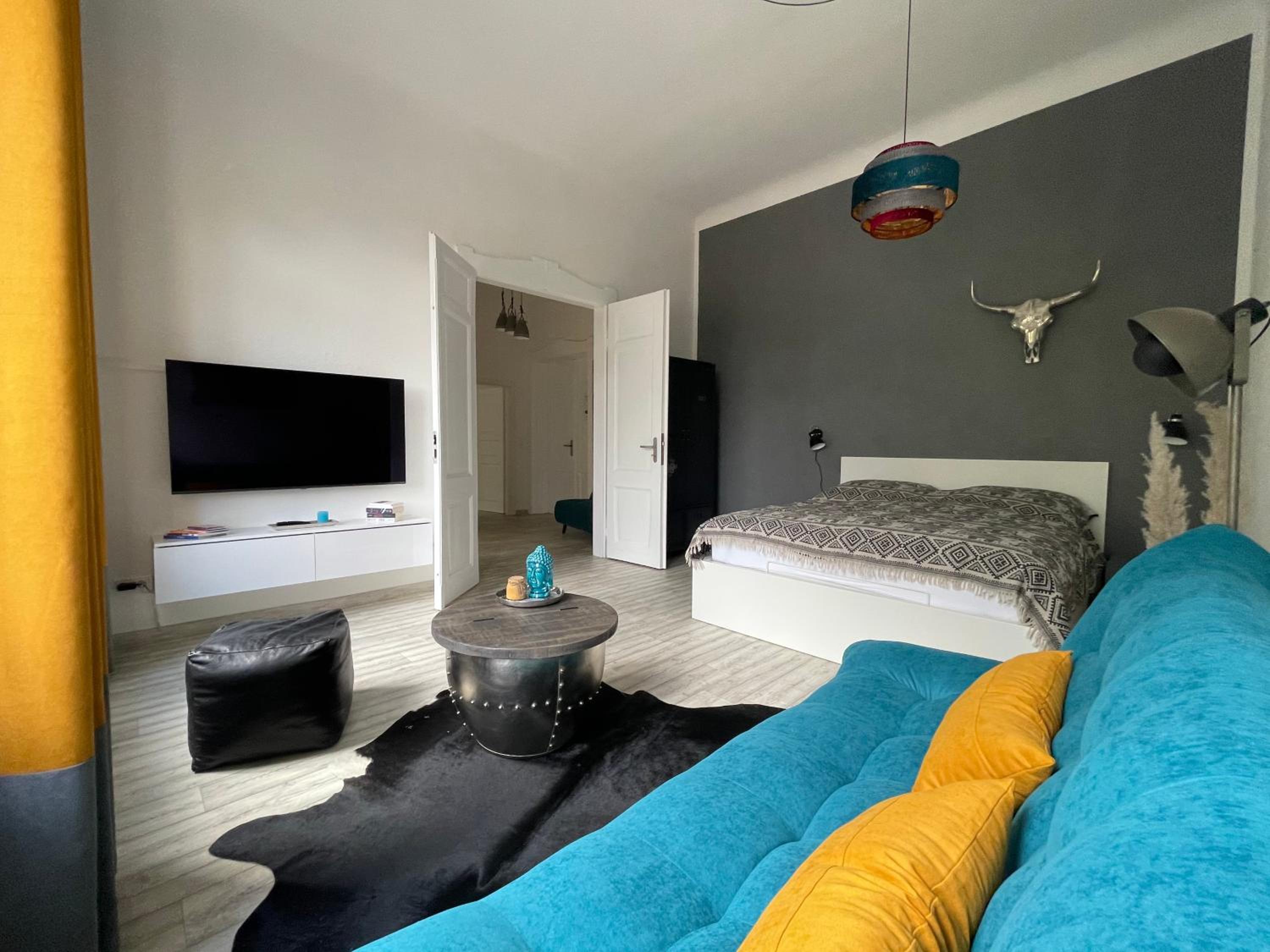 One-Bedroom Apartment - Photo 11