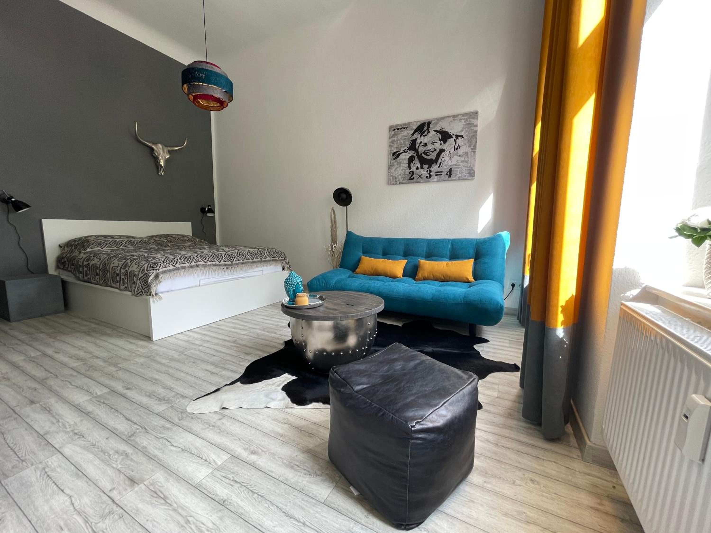 One-Bedroom Apartment - Photo 1