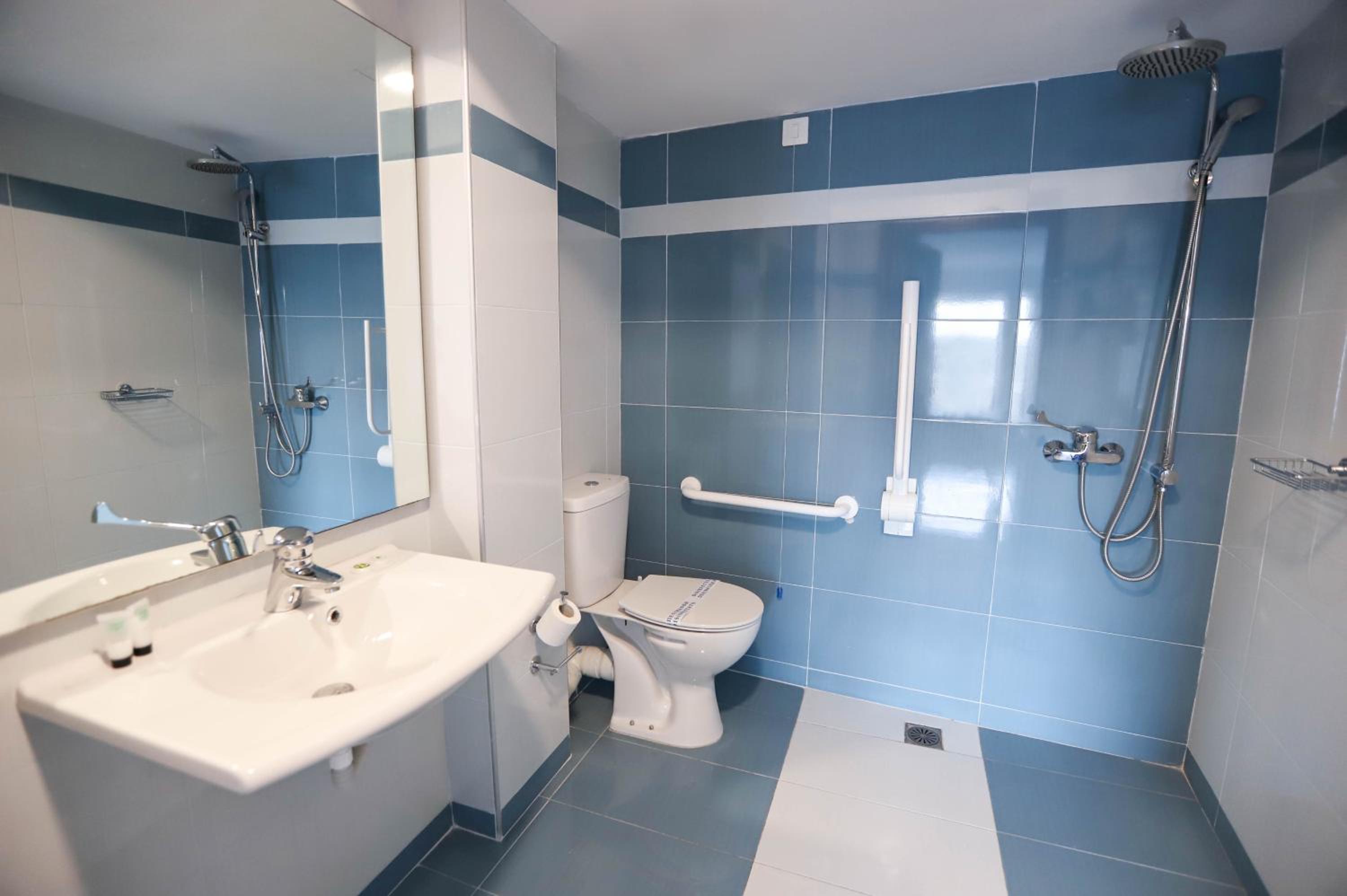 Economy Double or Twin Room without Balcony - Photo 2