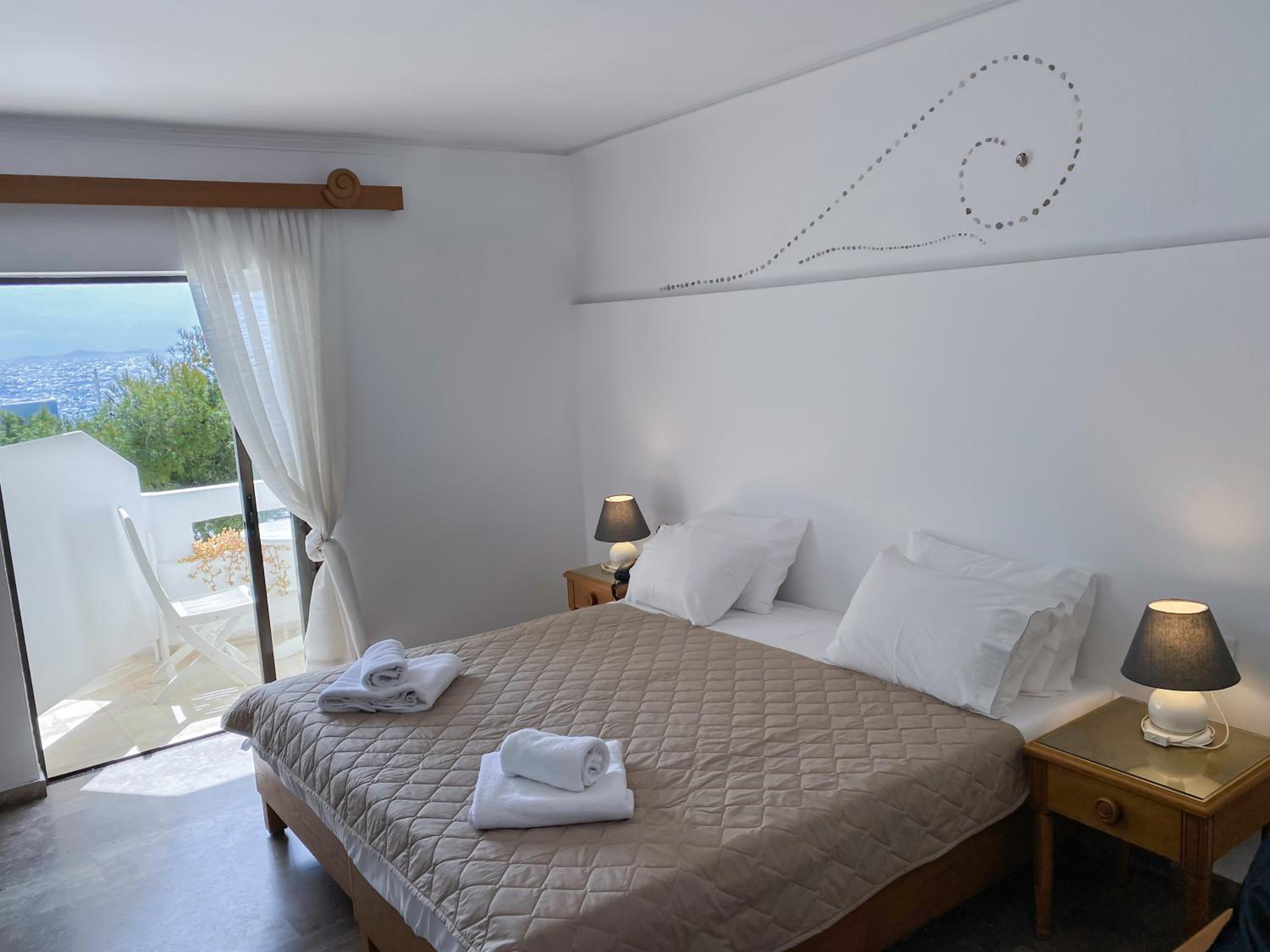 Double Room with Balcony and Sea View - Photo 1