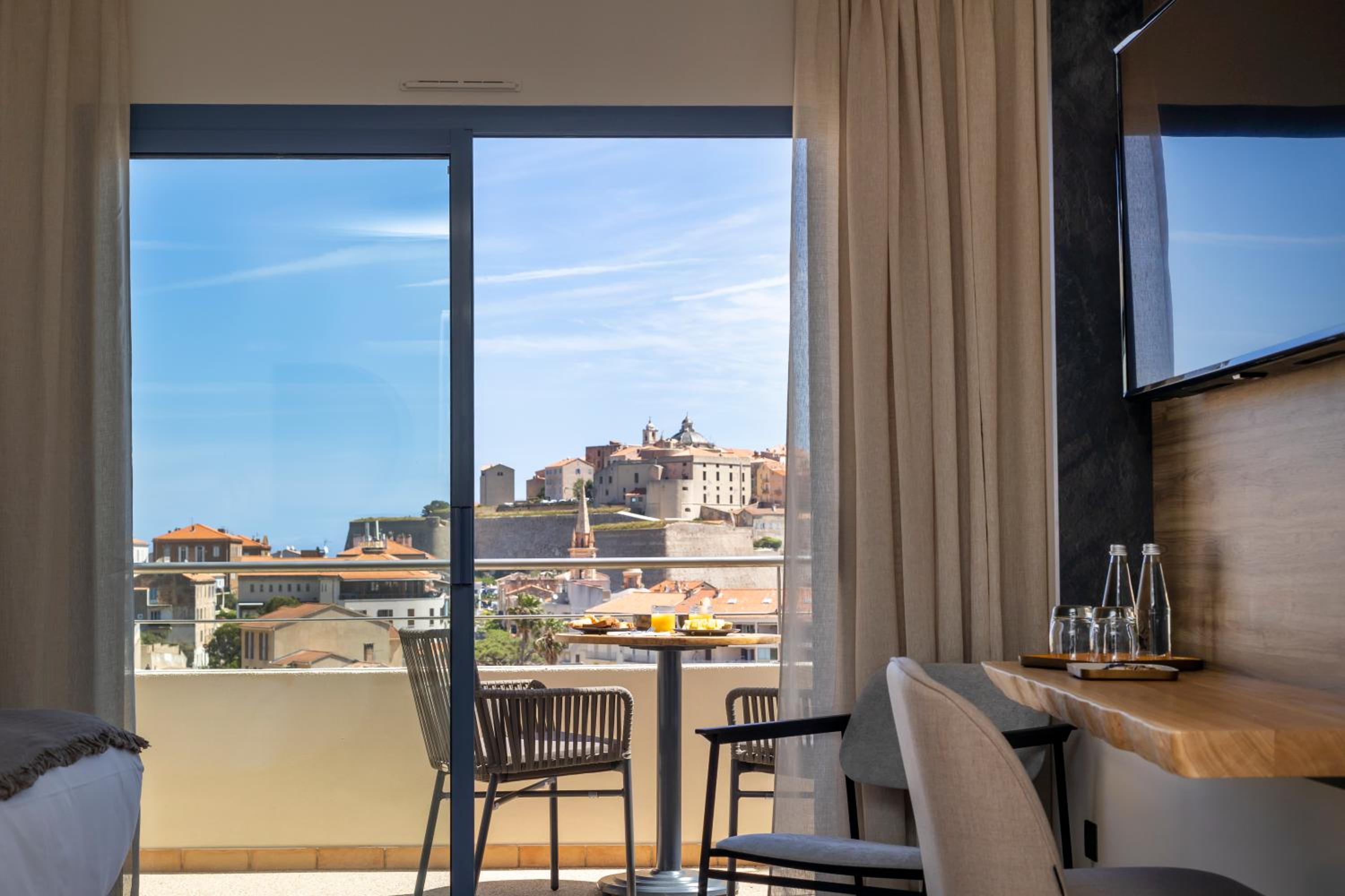 Deluxe Double Room with Sea View photo 2