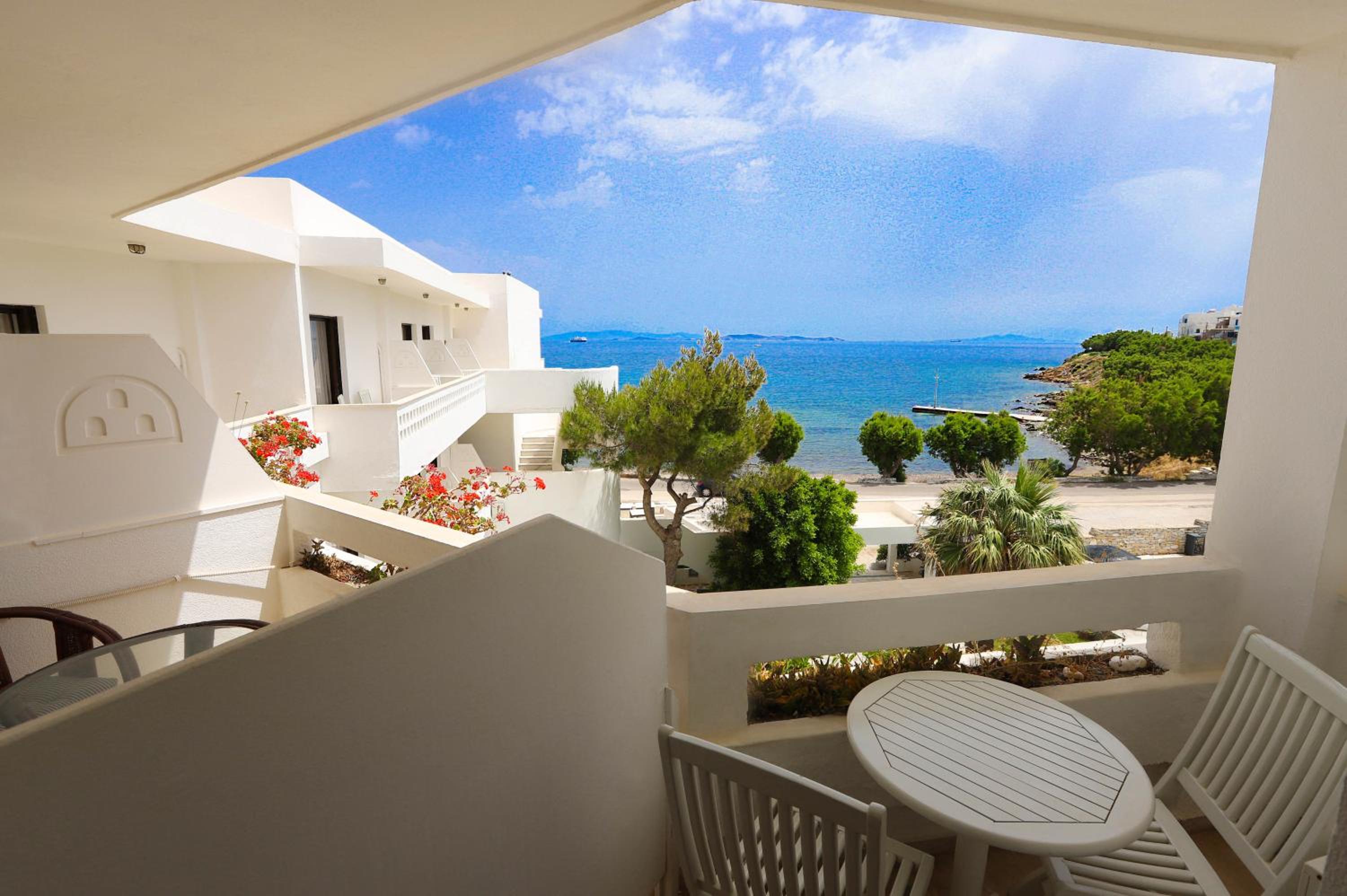 Double Room with Balcony and Sea View - Photo 4