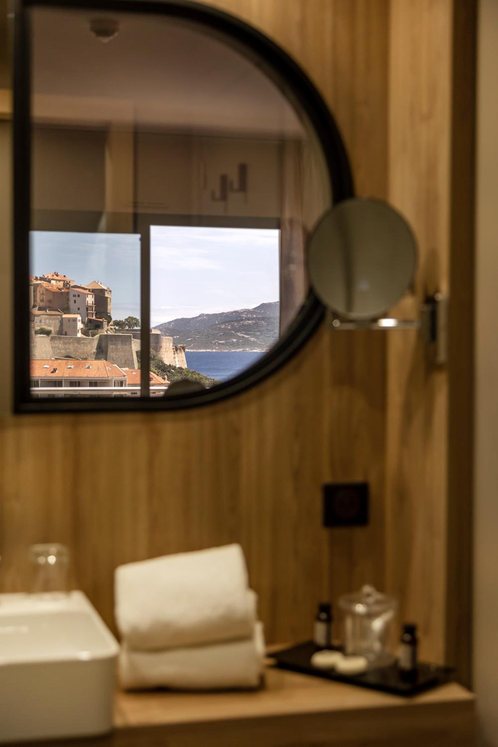 Deluxe Double Room with Sea View photo 3