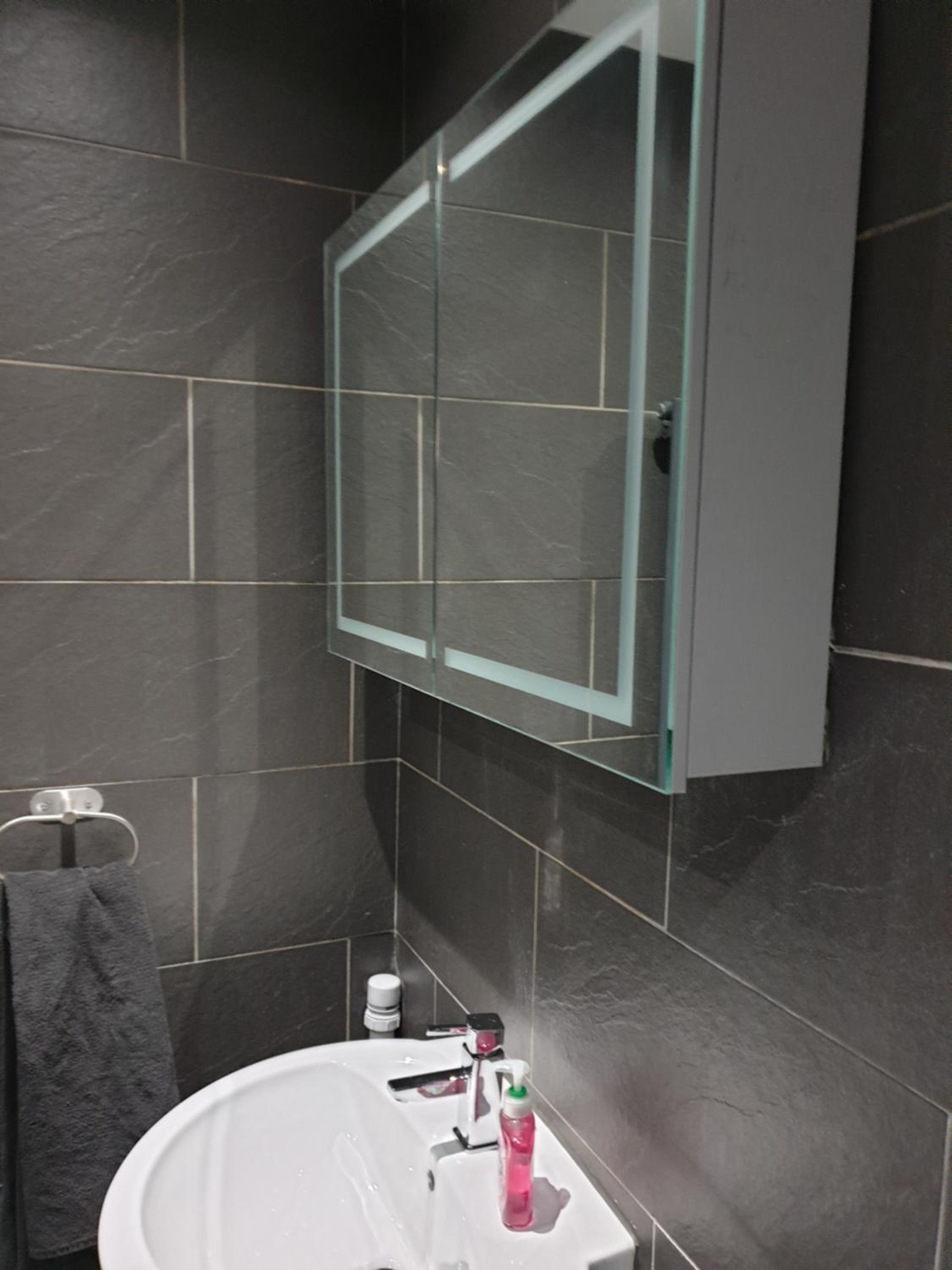 Budget Double Room with Private External Bathroom thumbnail 6