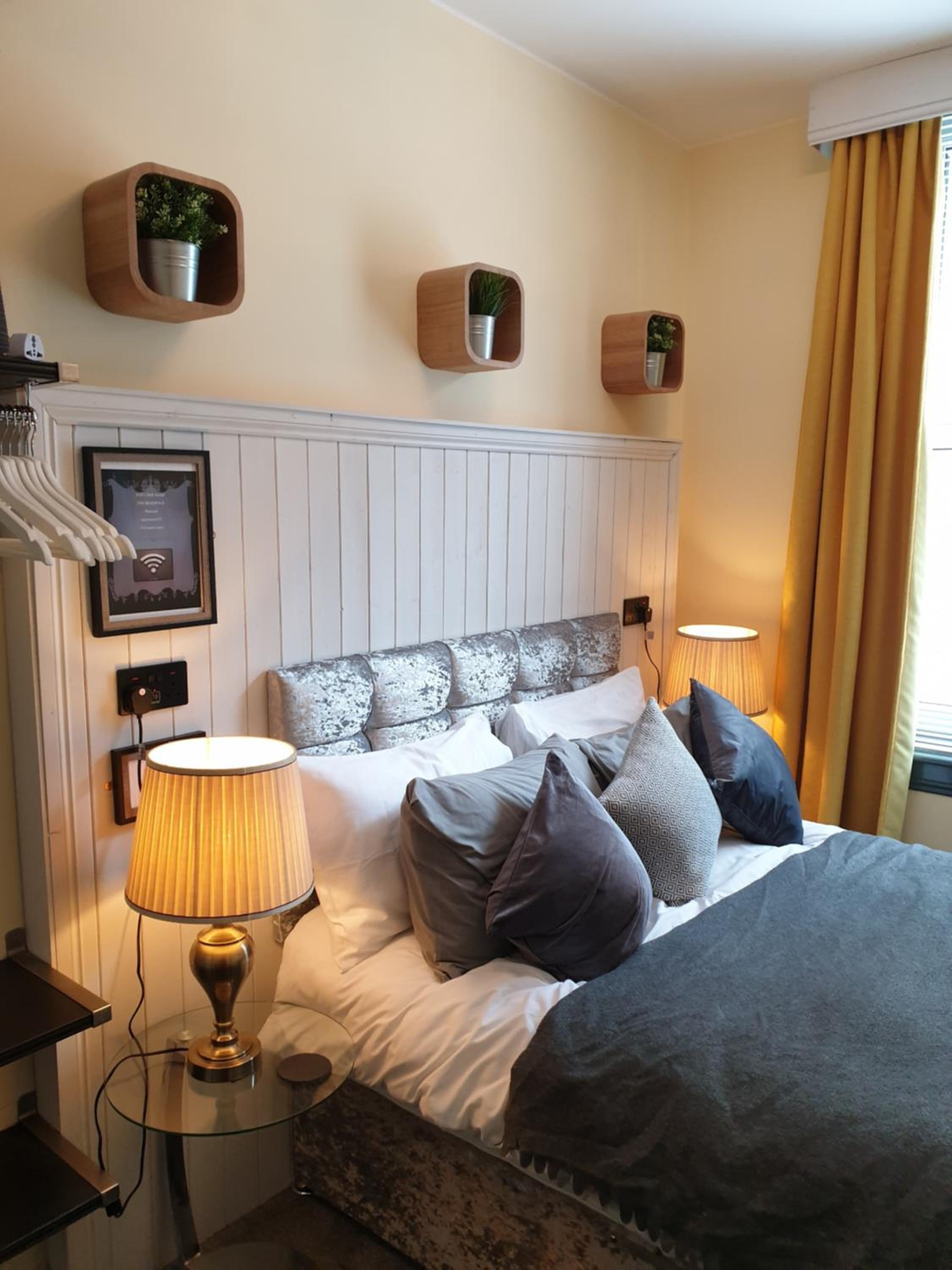 Budget Double Room with Private External Bathroom