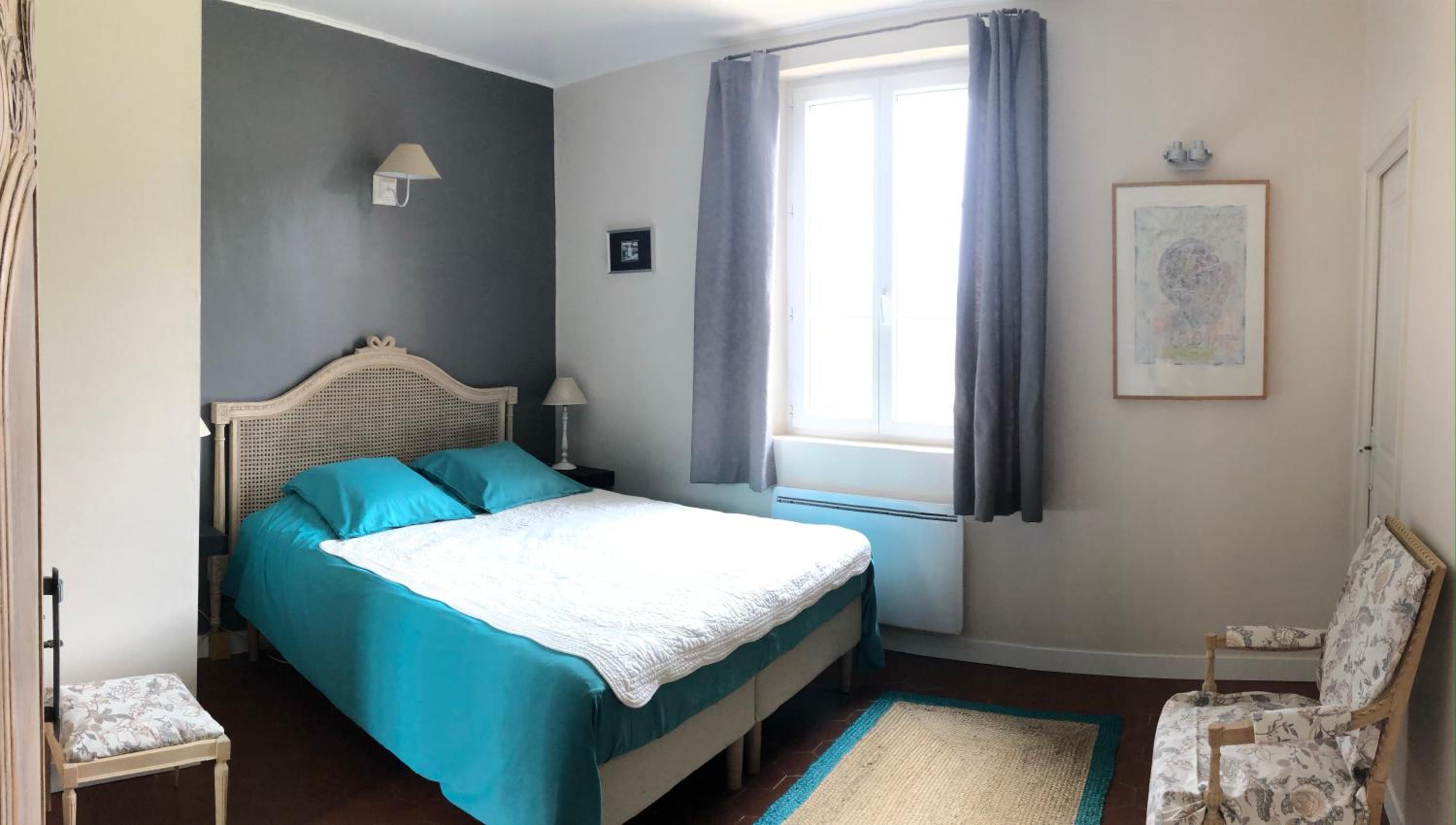 Queen Room with Garden View - Photo 2