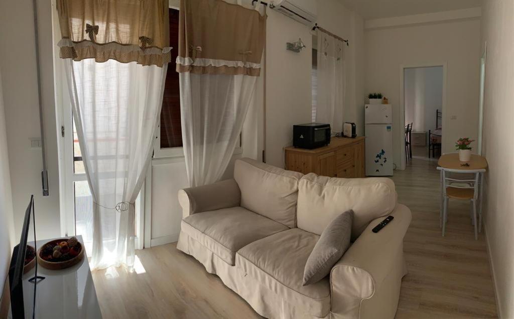 Deluxe Double Room with Side Sea View