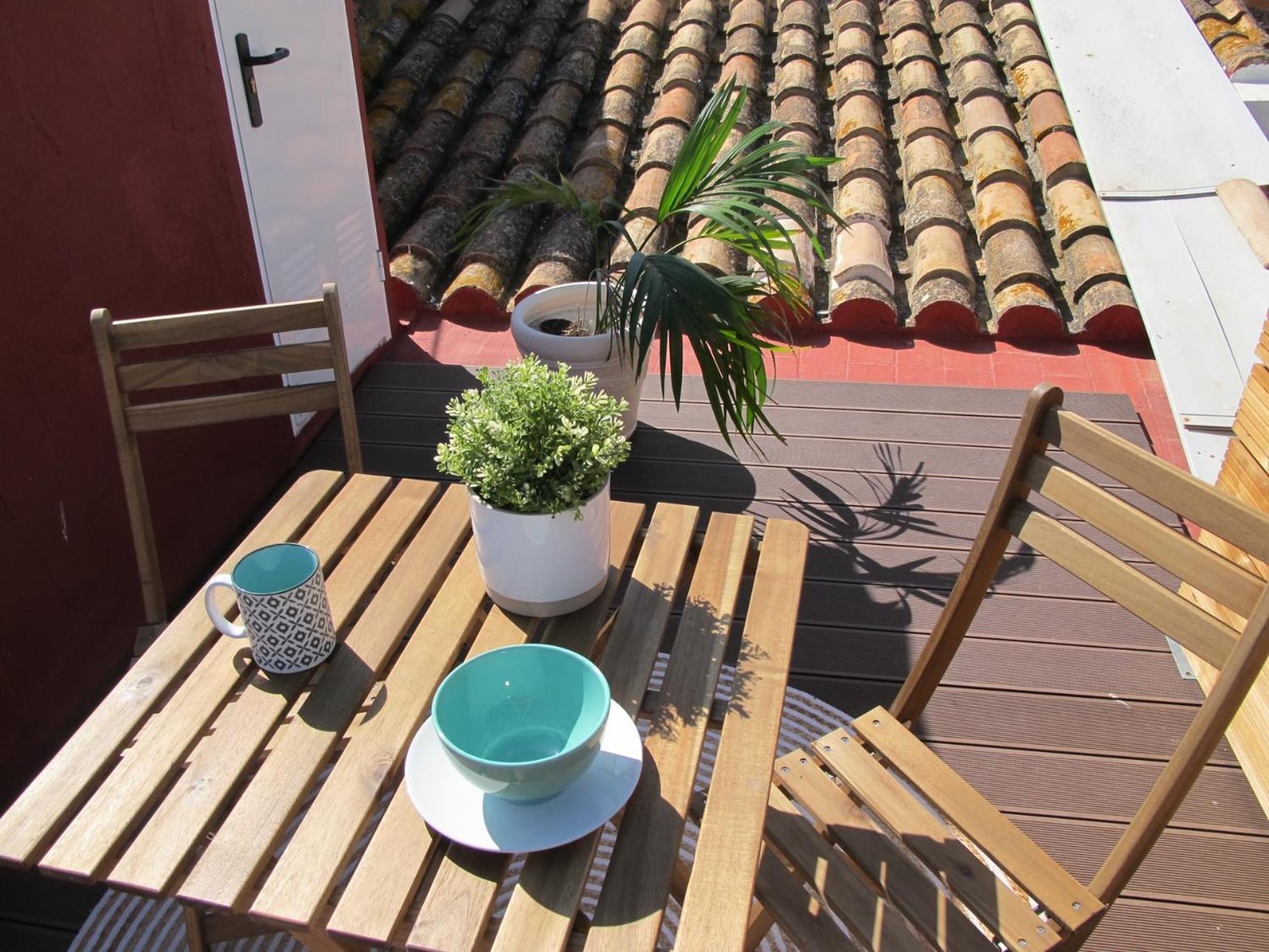 Apartment with Balcony photo 2