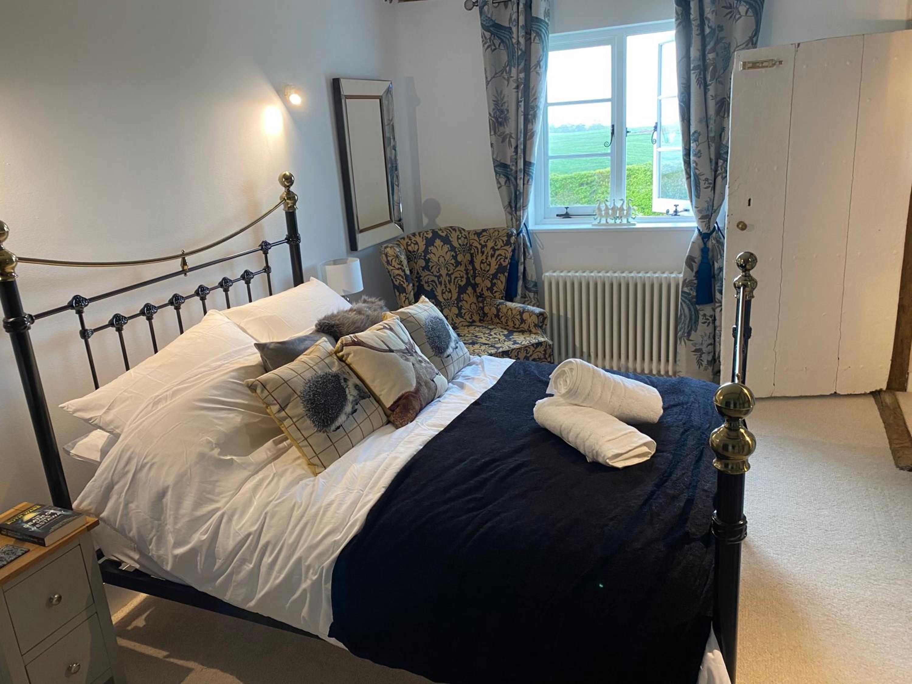 Five-Bedroom House photo 1