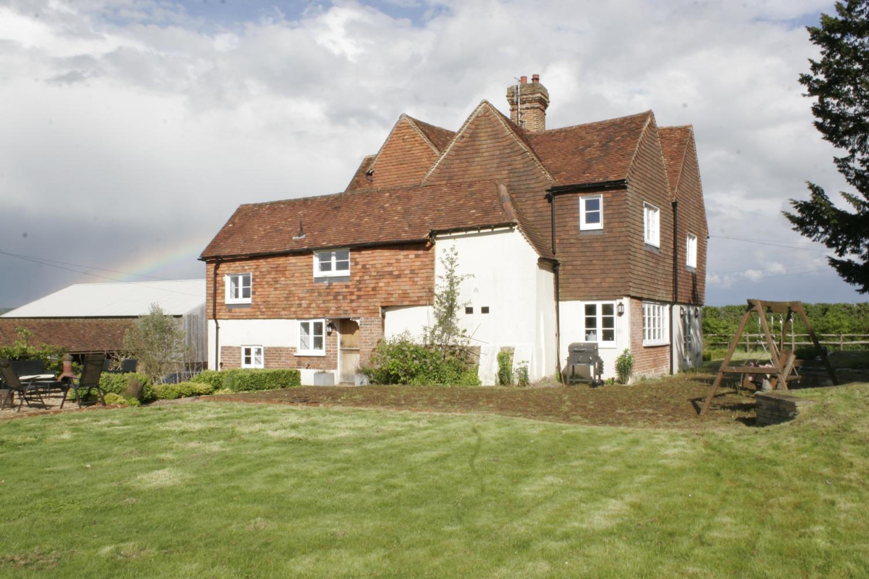 Five-Bedroom House photo 2