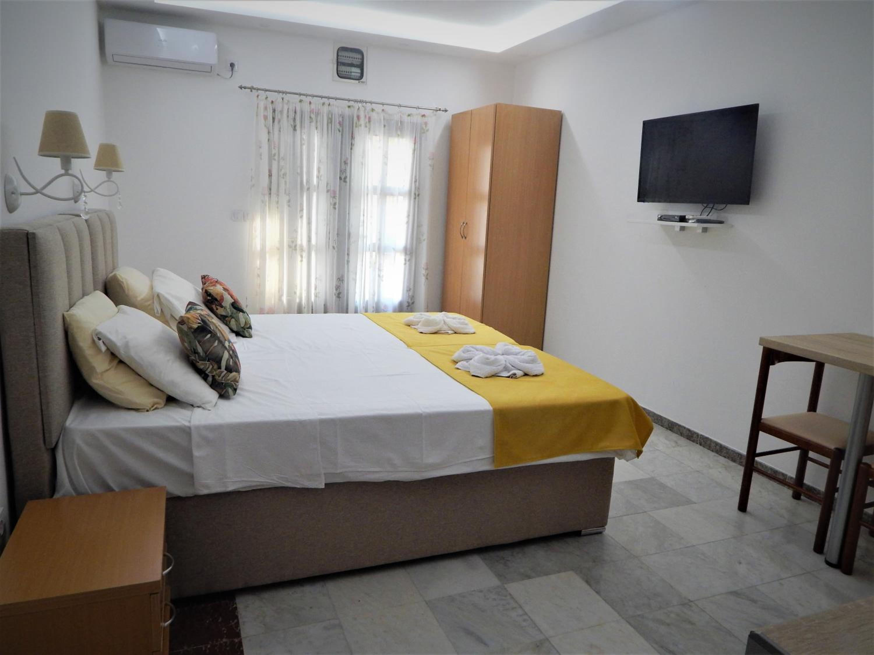 Studio Apartment photo 1