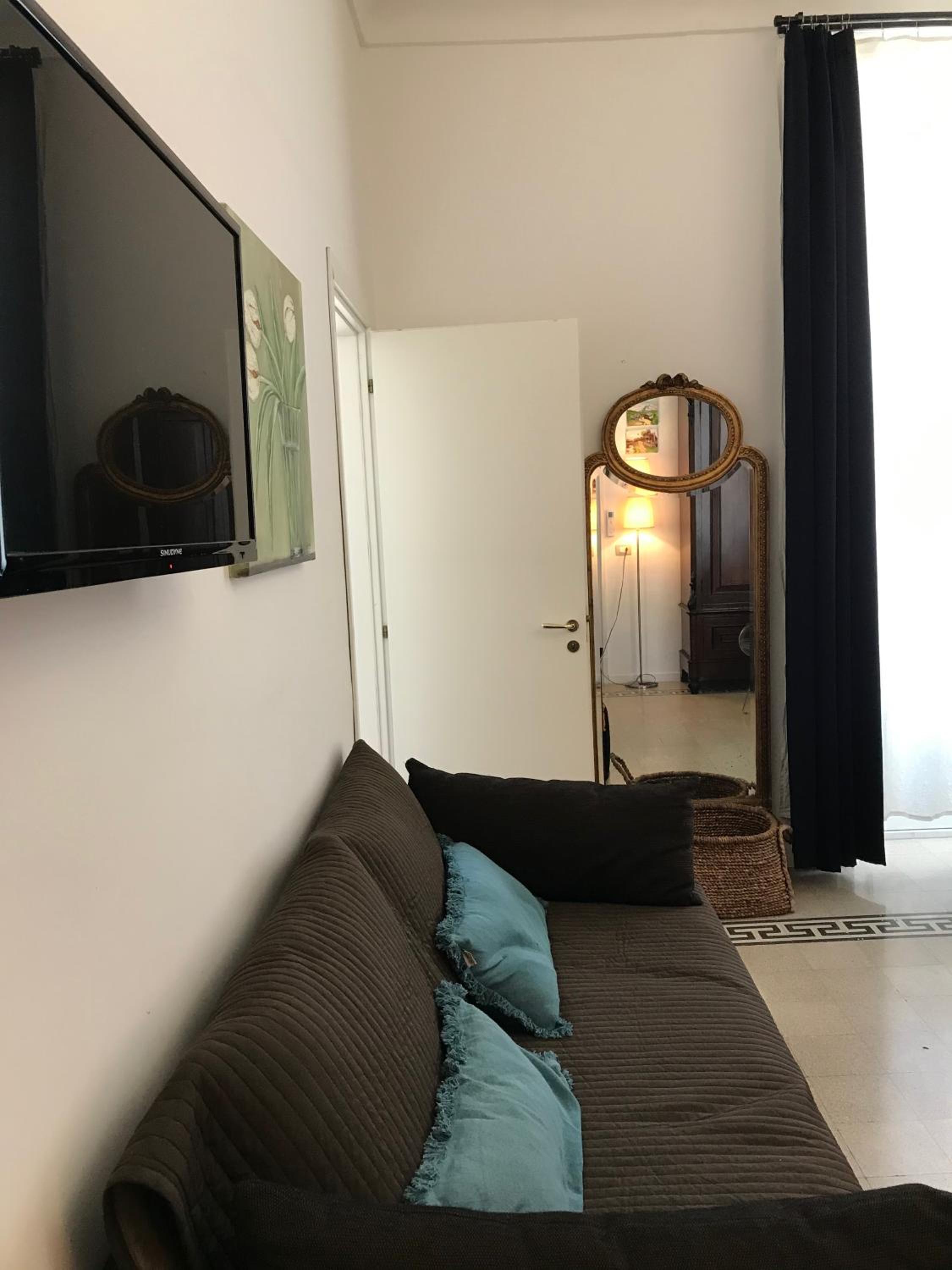 Triple Room with Balcony - Photo 6