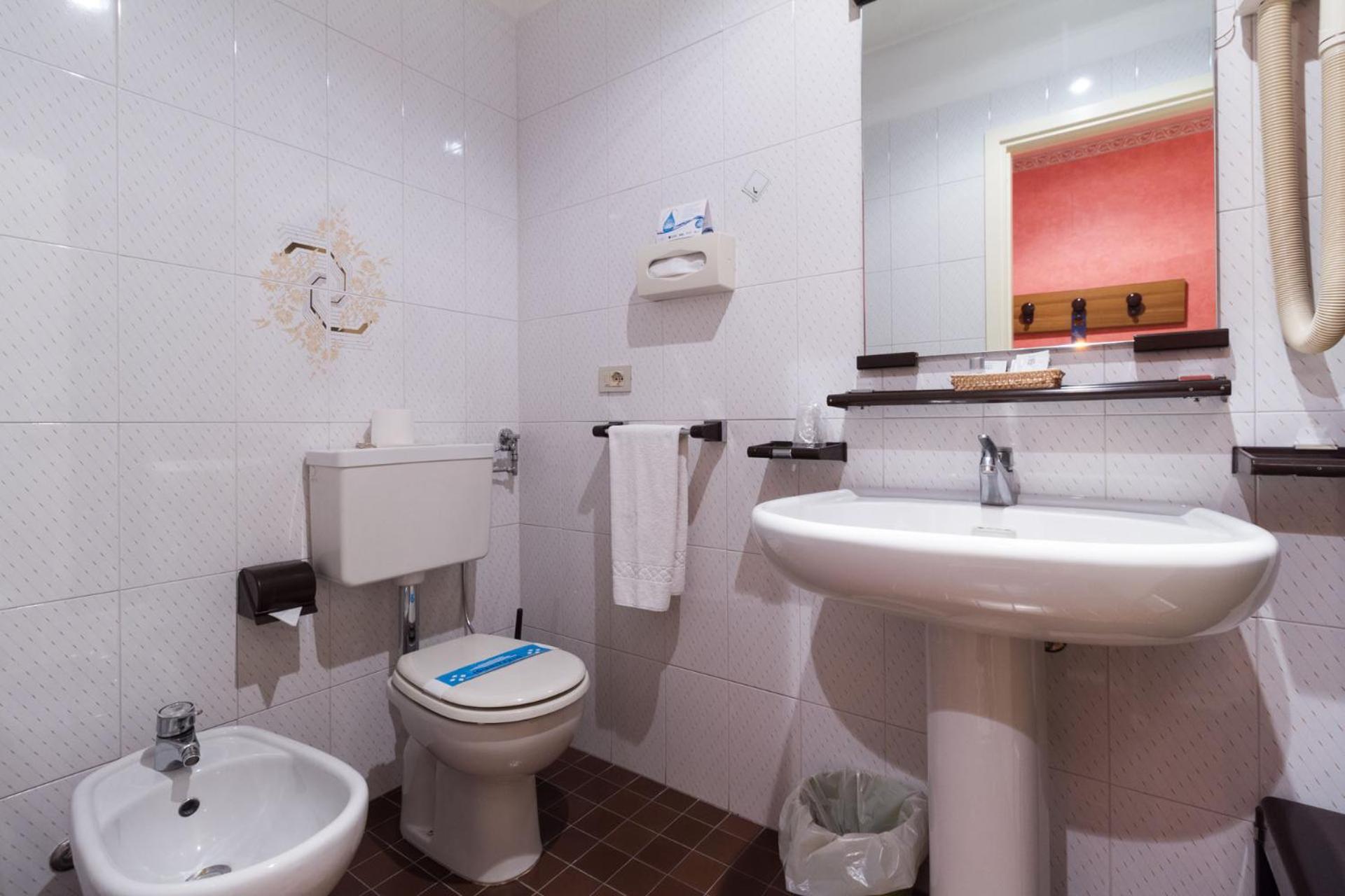 Economy Triple Room