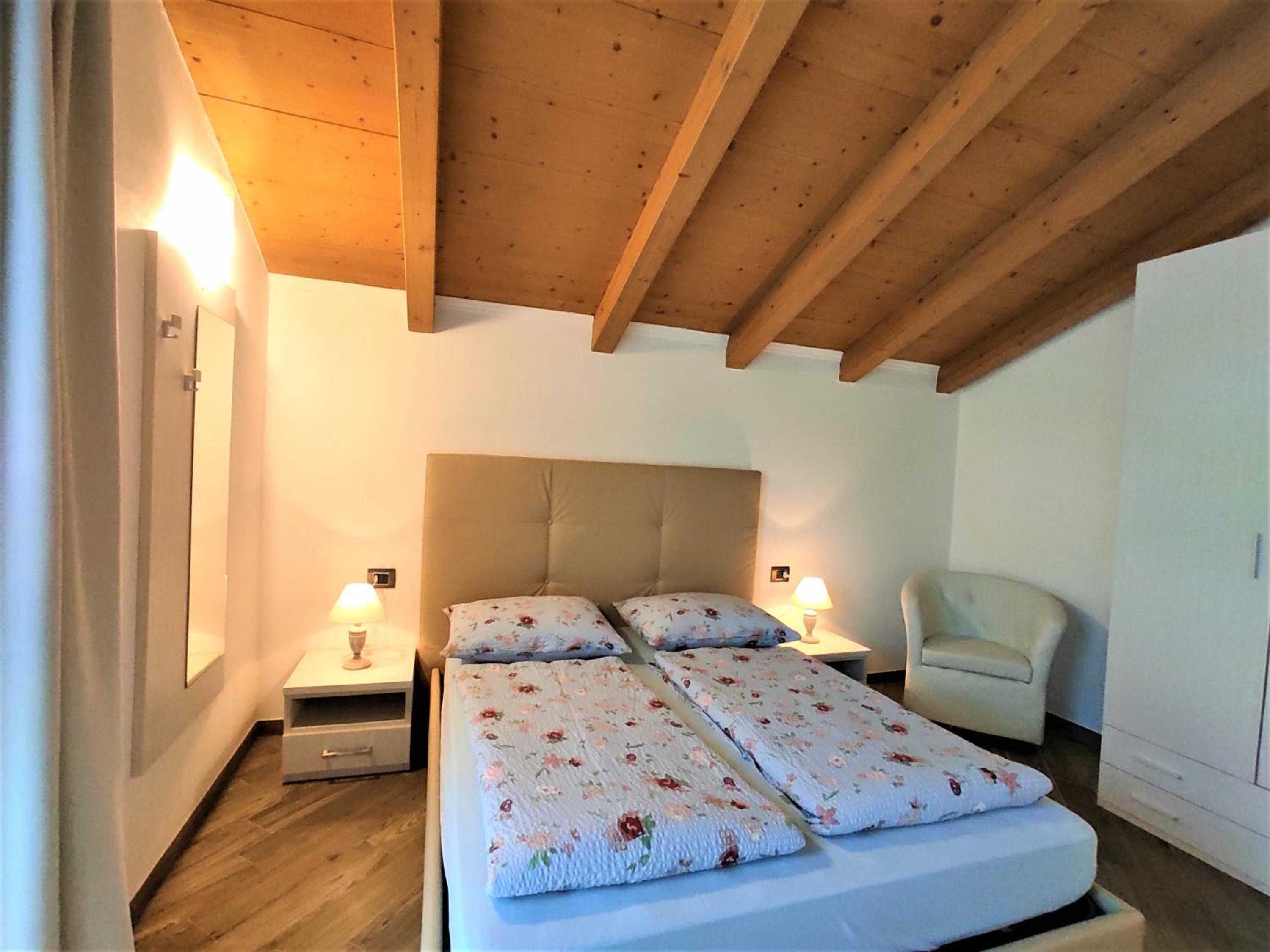 Double Room - Photo 5