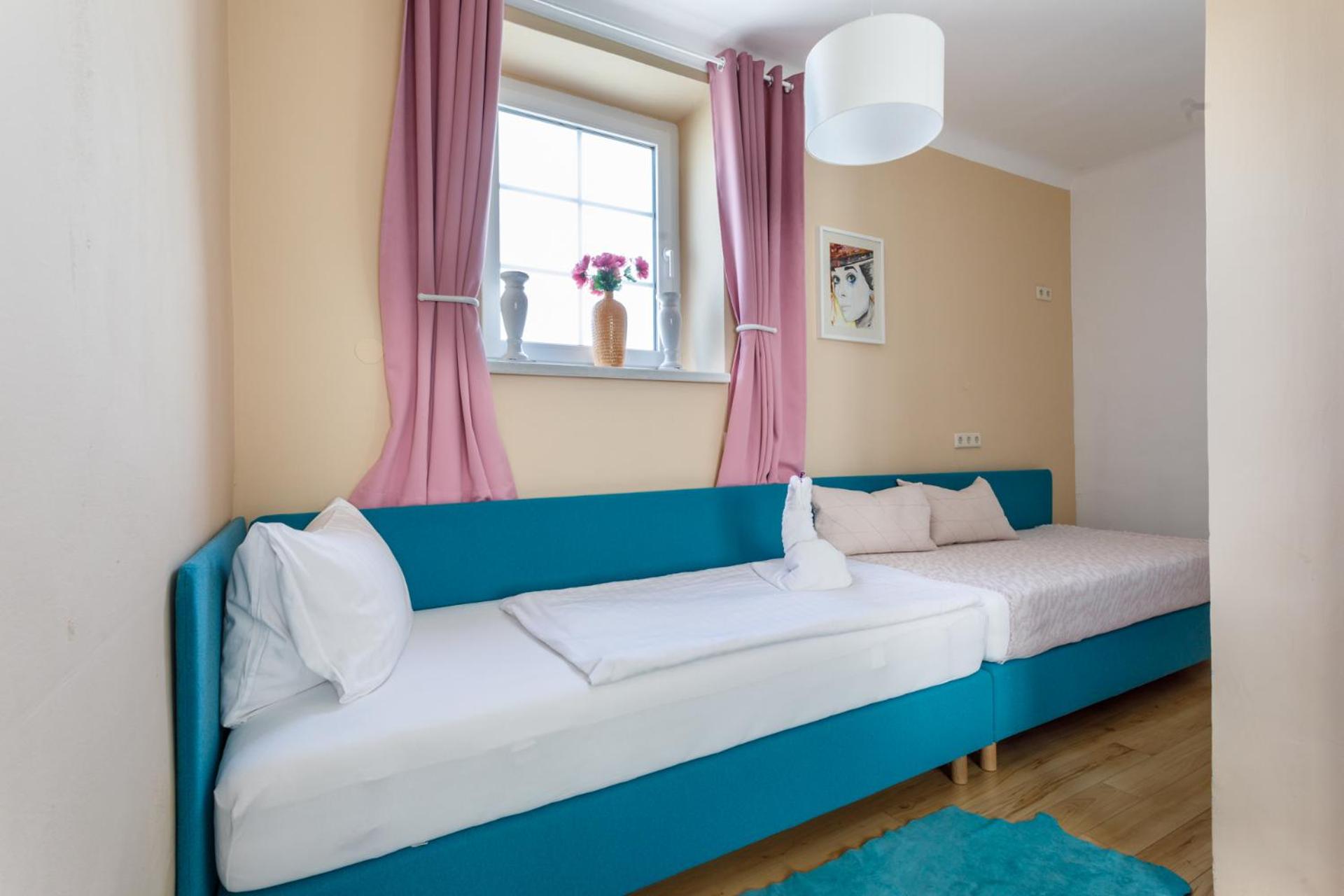 Deluxe King Suite - Photo 5