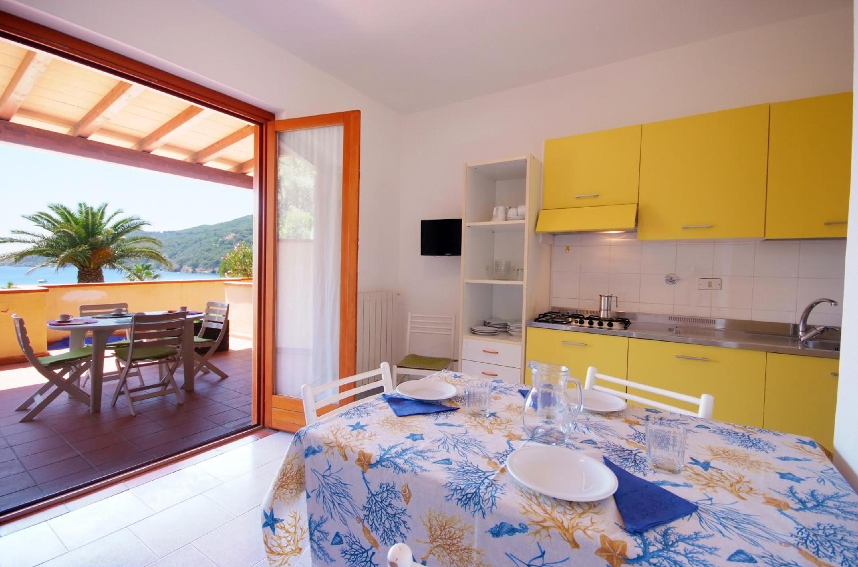 One-Bedroom Apartment (5 Adults) - Photo 3