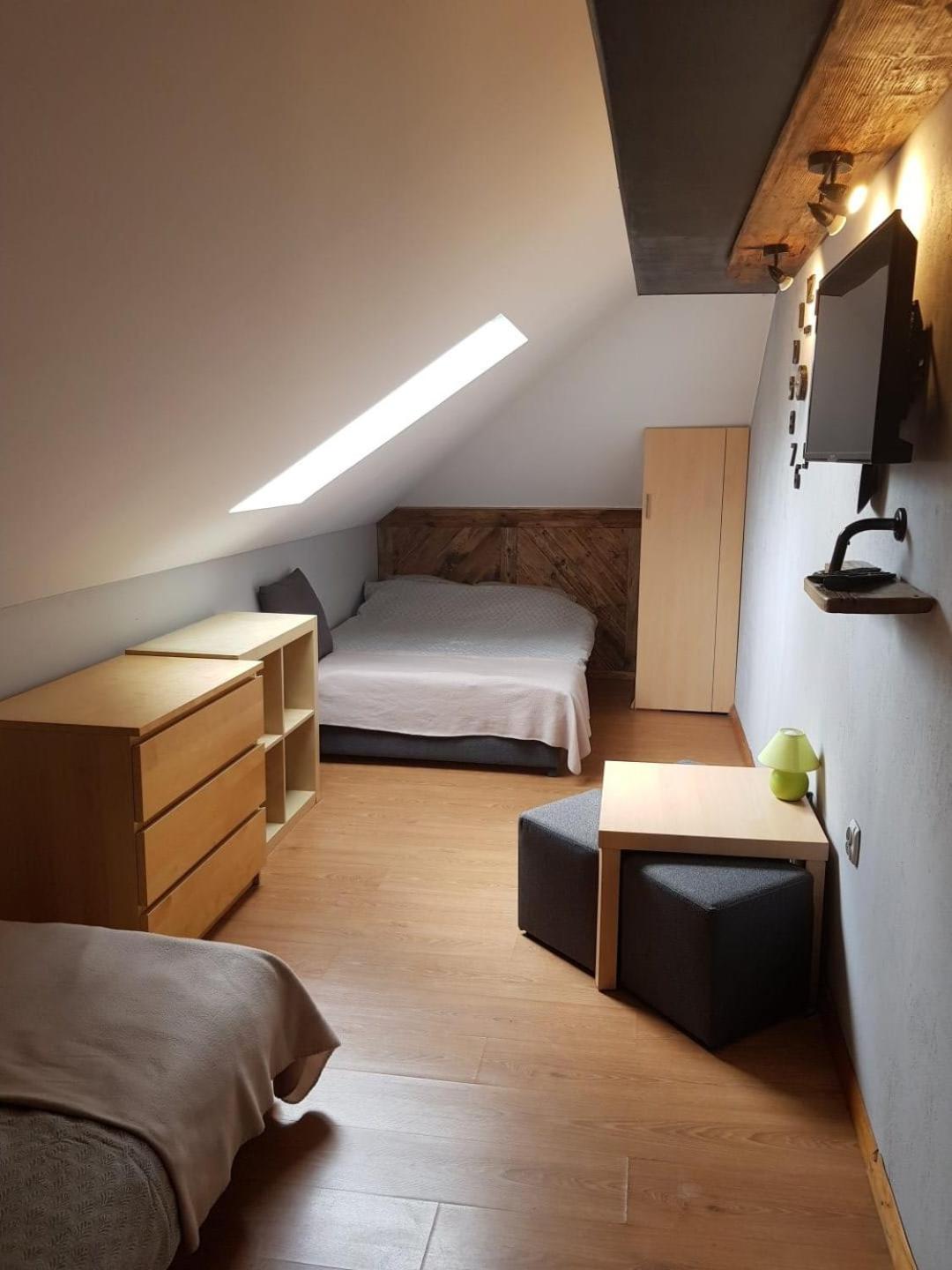 Triple Room with Shared Bathroom photo 2