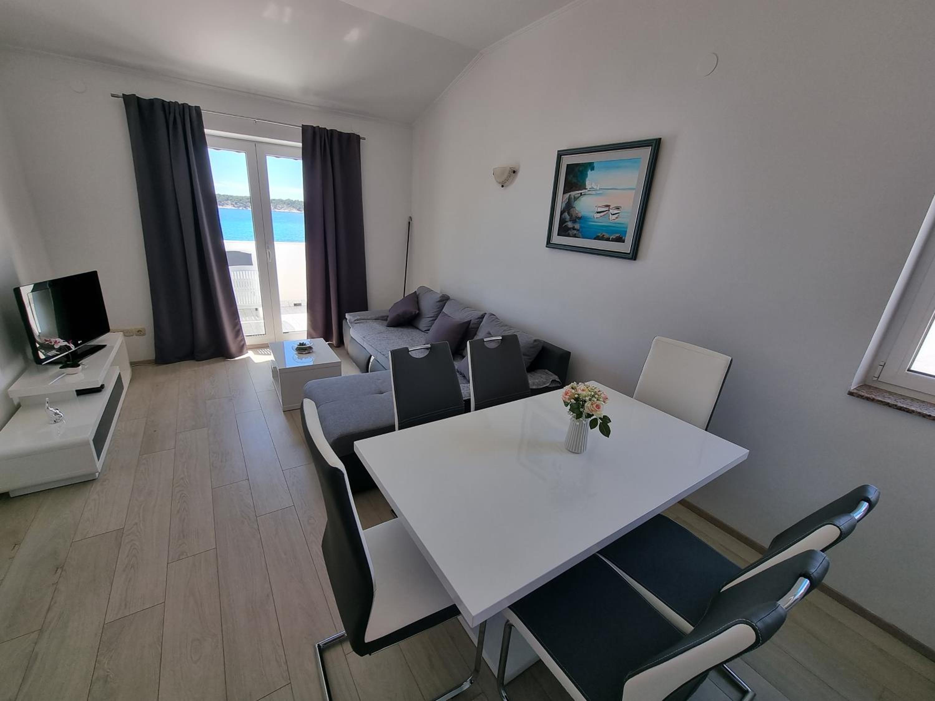 Apartment With Sea View